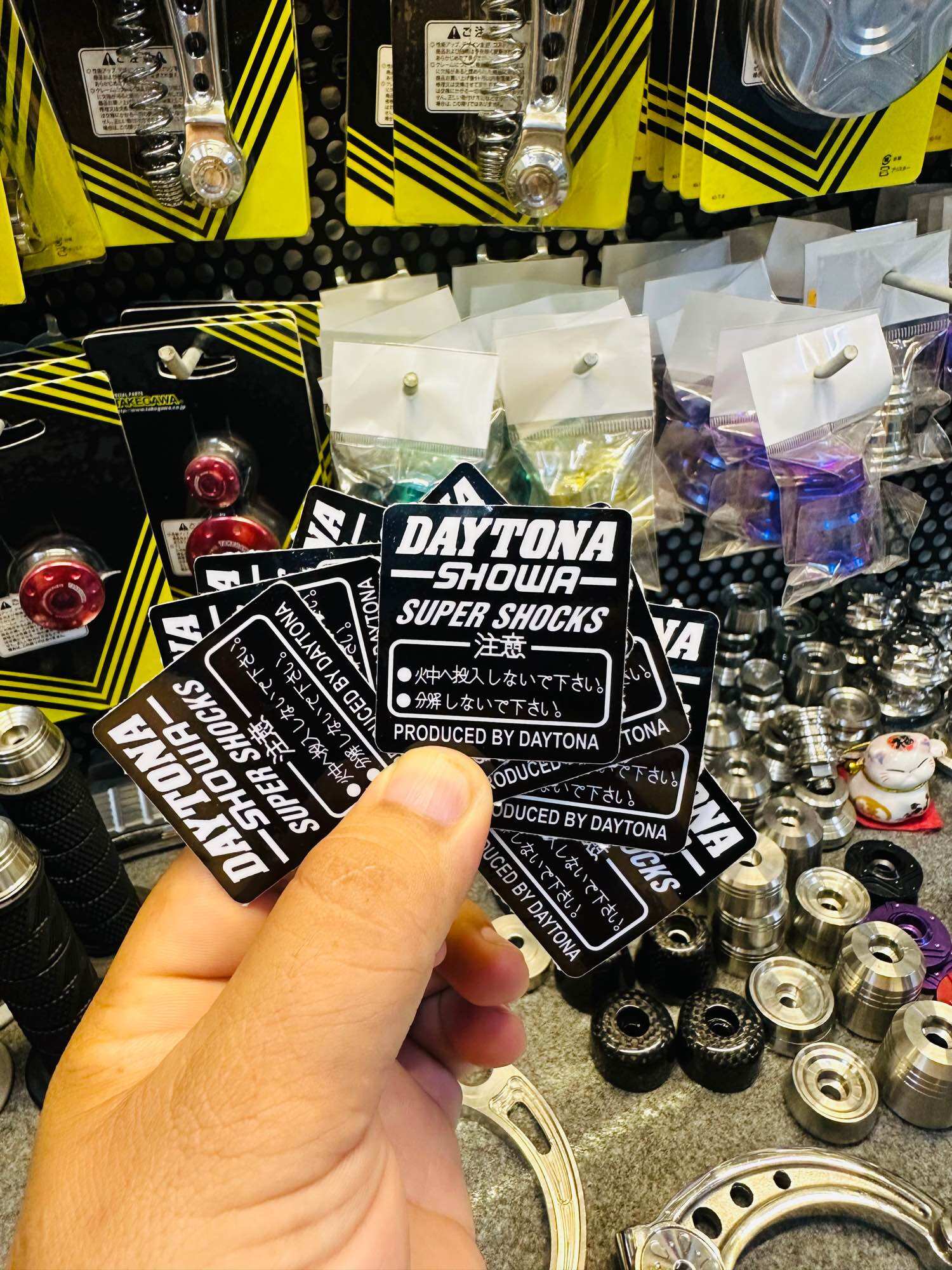 Tem dán daytona và r/t cho ae trang trí xe