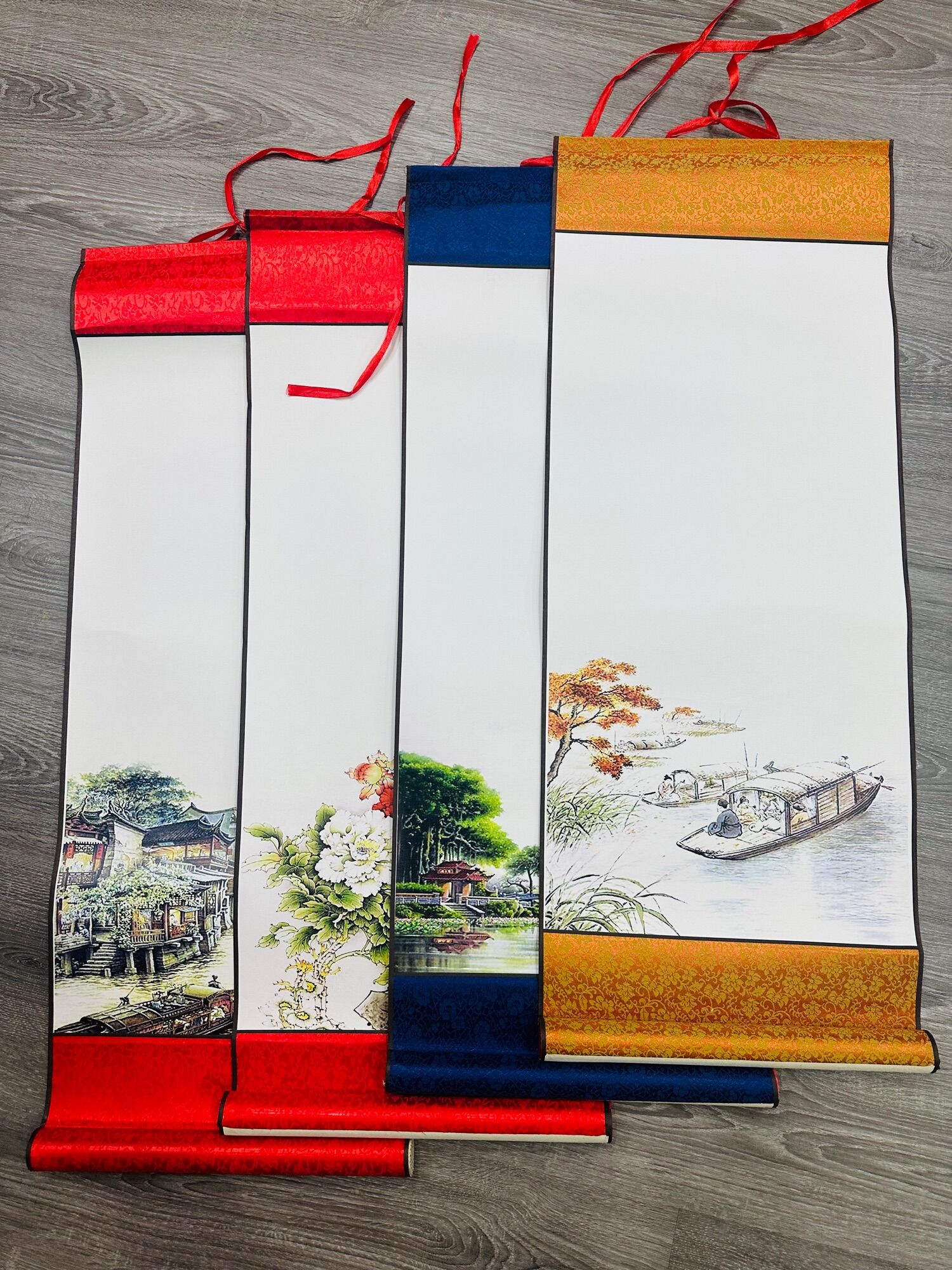 Biểu lụa viết thư pháp..Có hình nền sẵnKích thước 27x80cm