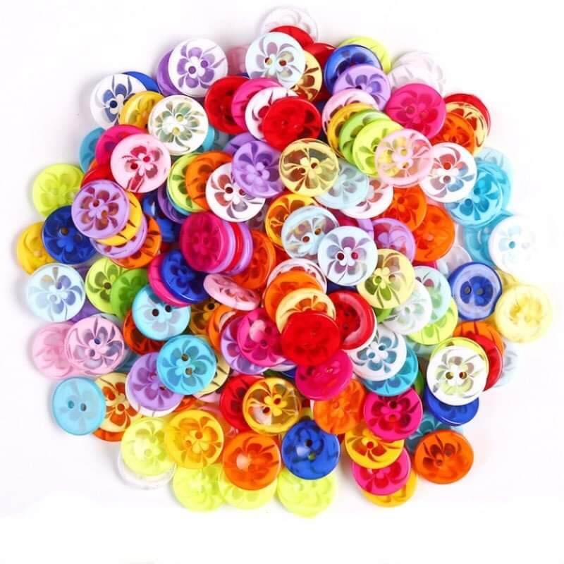 Cúc nhựa, nút áo quần nhựa, size 14mm. trộn màu. đóng gói 30c/túi đơn vị bán. cúc dùng trong may mặc.