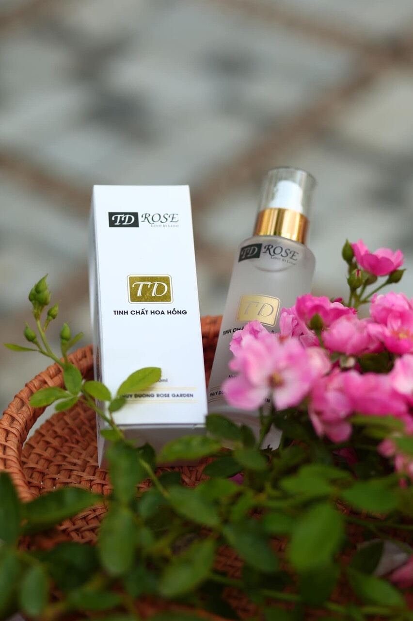 Xit khoáng tình chất hoa hồng hữu cơ 100 ml. cấp ẩm, cân bằng ph , làm sạch da, kháng viêm