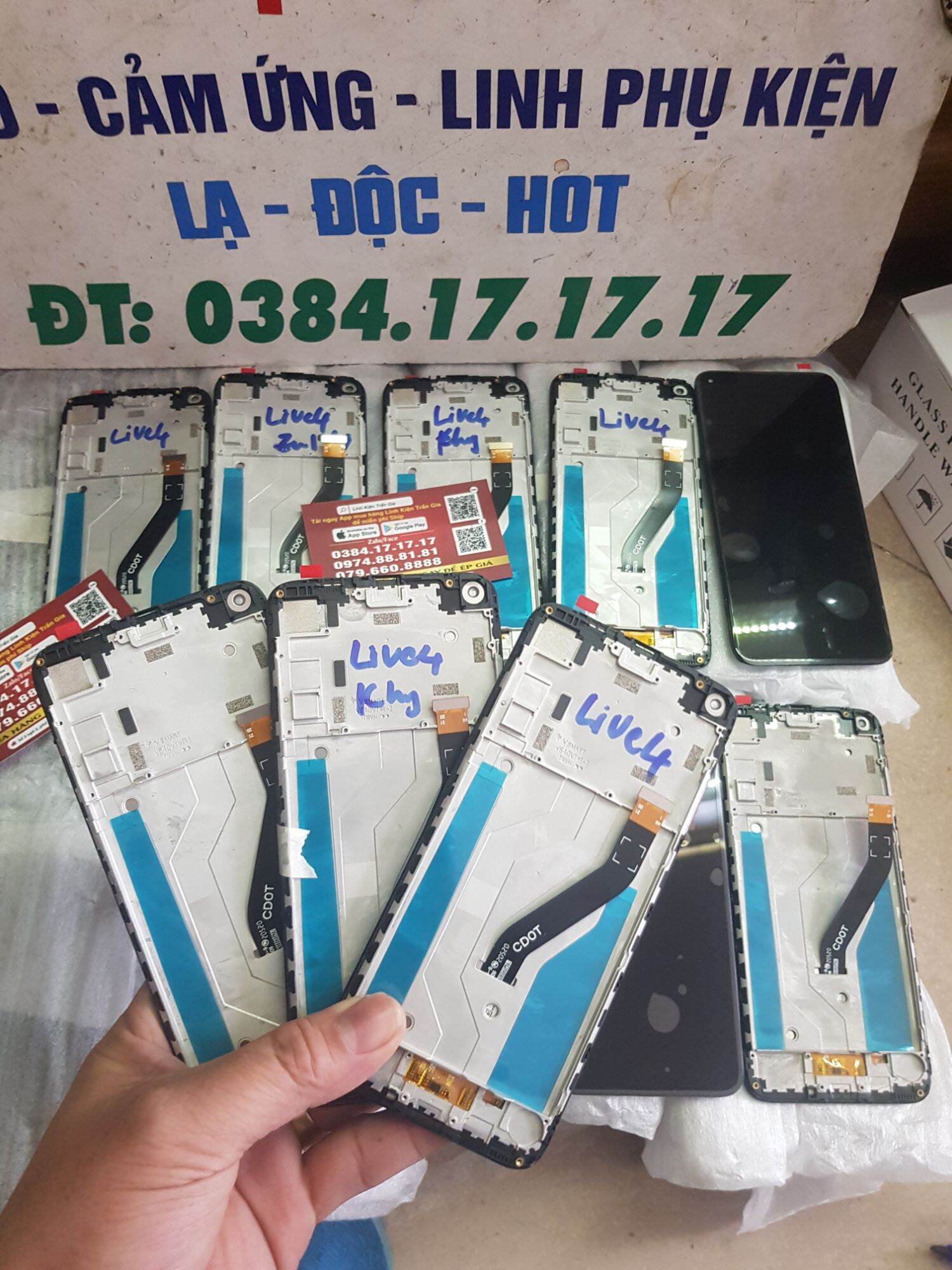 màn hình vsmart live 4/v640A zin khung