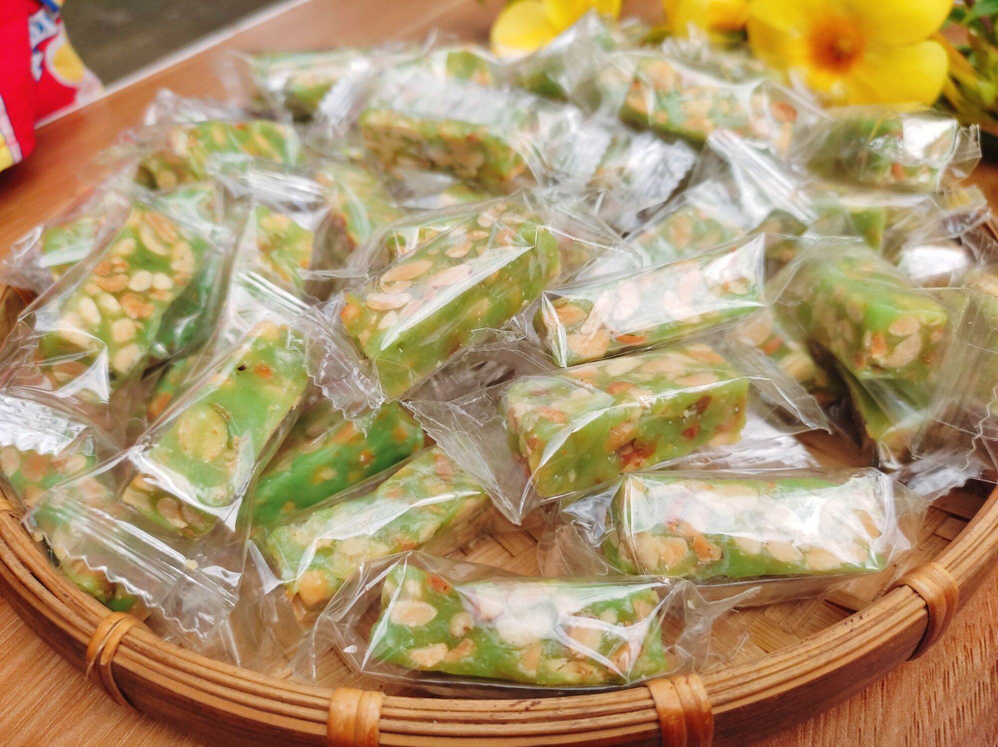 Kẹo đậu phộng nước cốt dừa lá dứa Bến Tre 500g