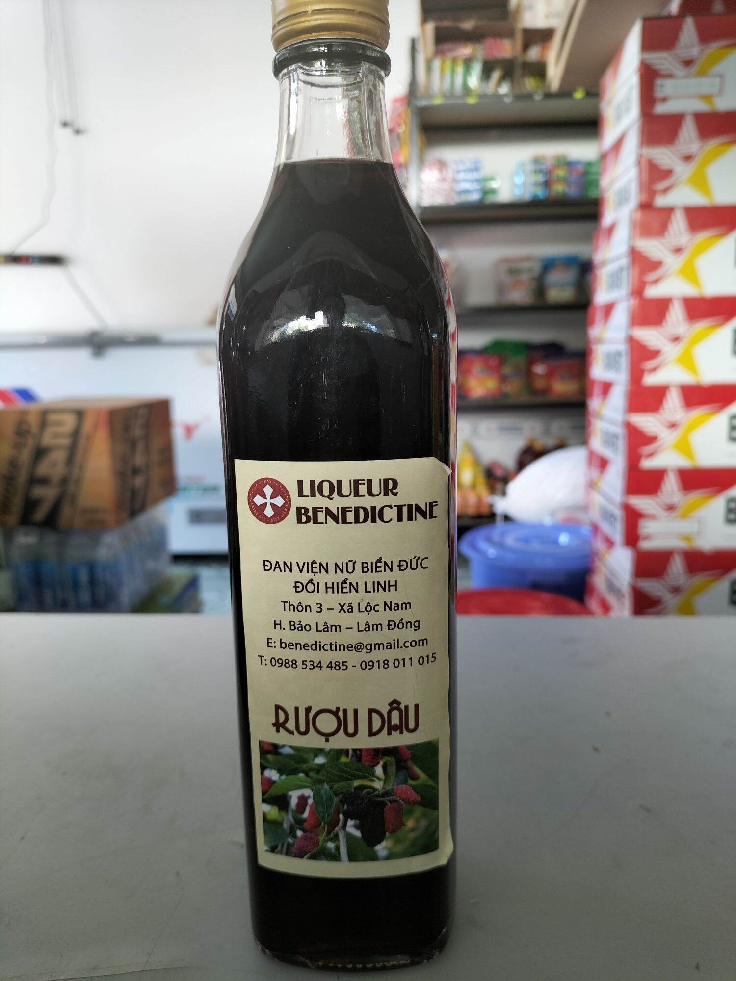 Rượu dâu Biển Đức chai thủy tinh 500ml