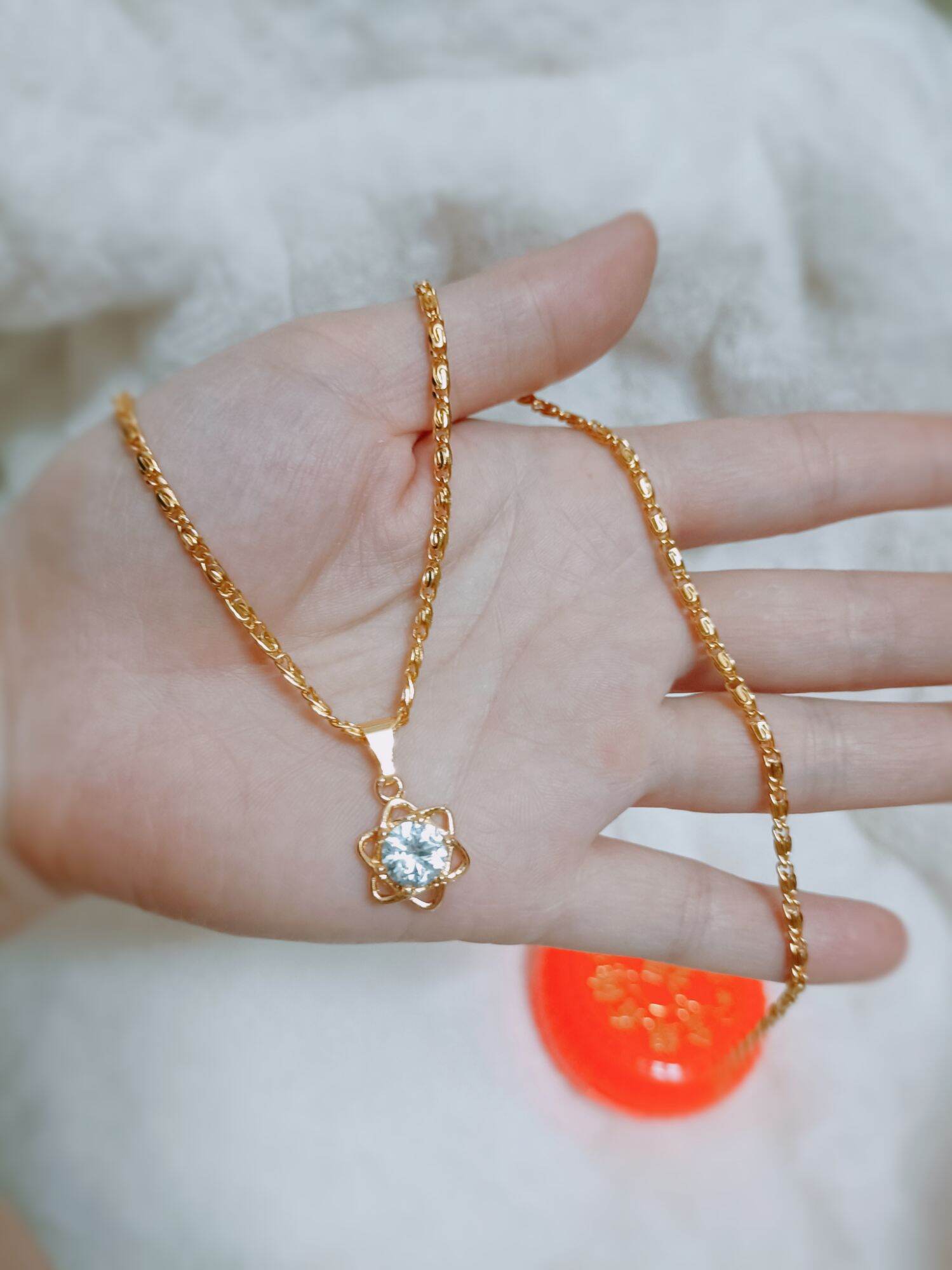 dây chuyền có khắc tên hiệu Tặng mặt đẹp.