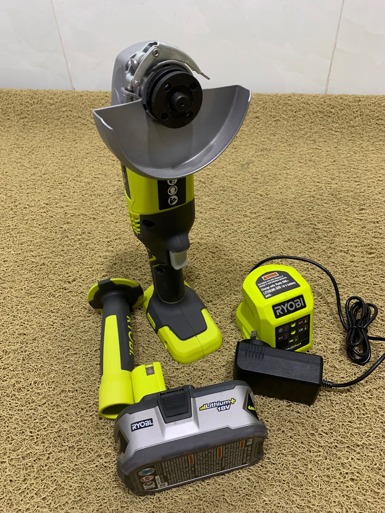 Máy mài ryobi 18v pin 4ah sac