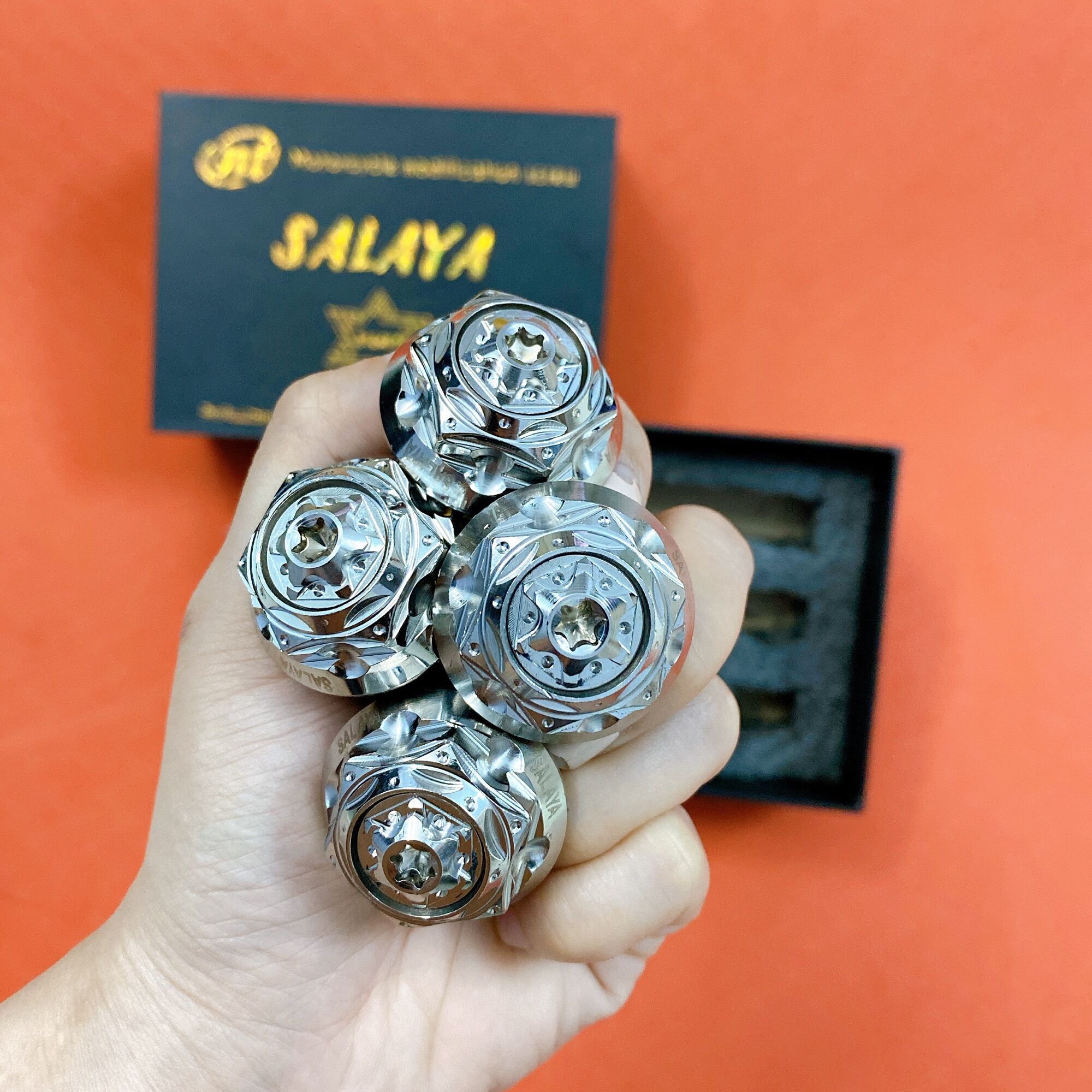 Gù Tay Lái Salaya Cho Mọi Dòng Xe