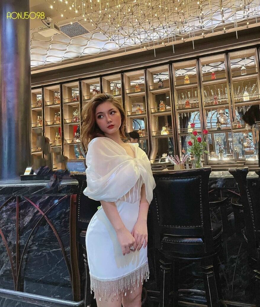 ĐẦM XÒE TRỄ VAI ĐÍNH DÂY ĐÁ