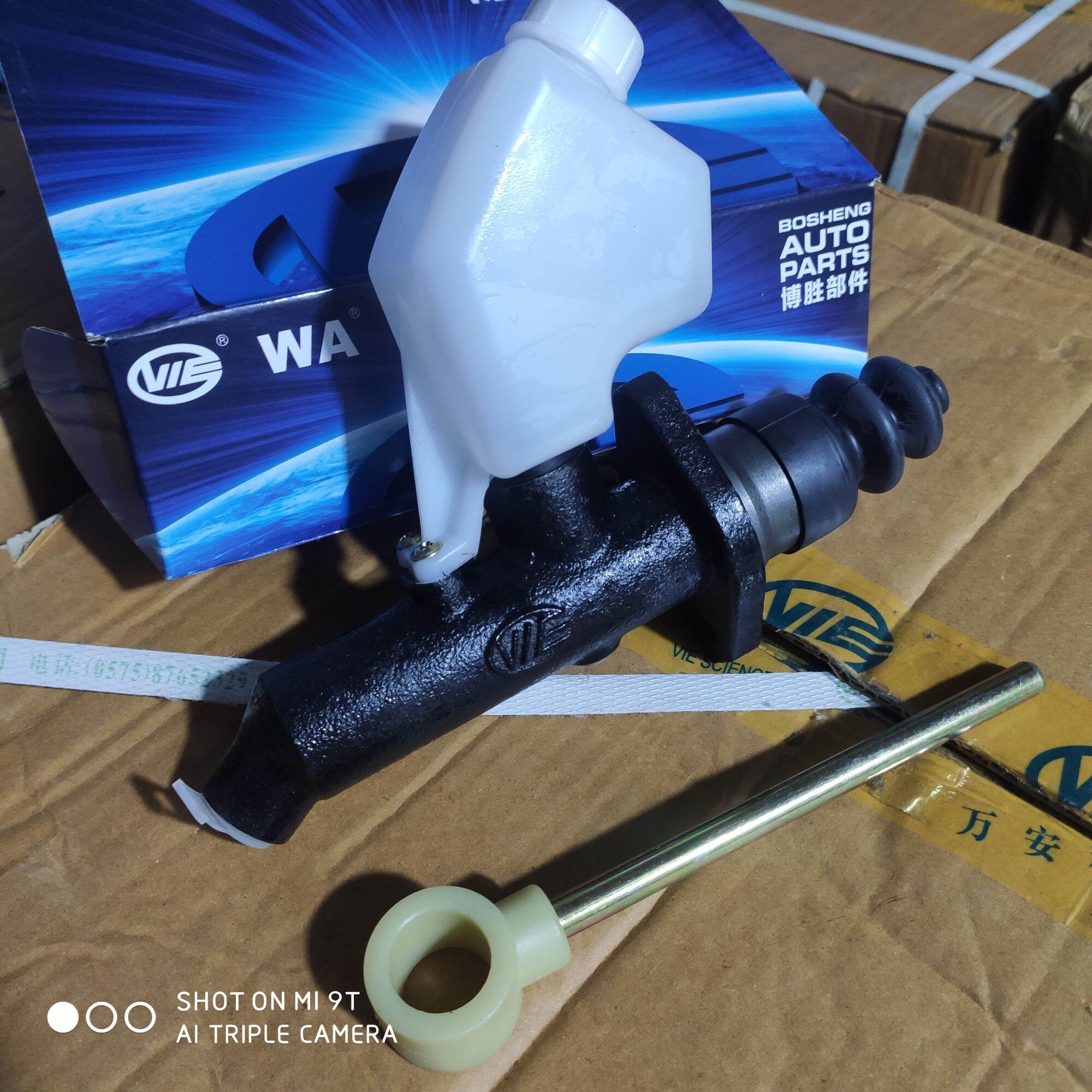 Tổng côn trên howo 371./ heo trên howo, heo cái howo 371./ xy lanh côn xe tải xe ben xe đầu kéo howo...vie parts