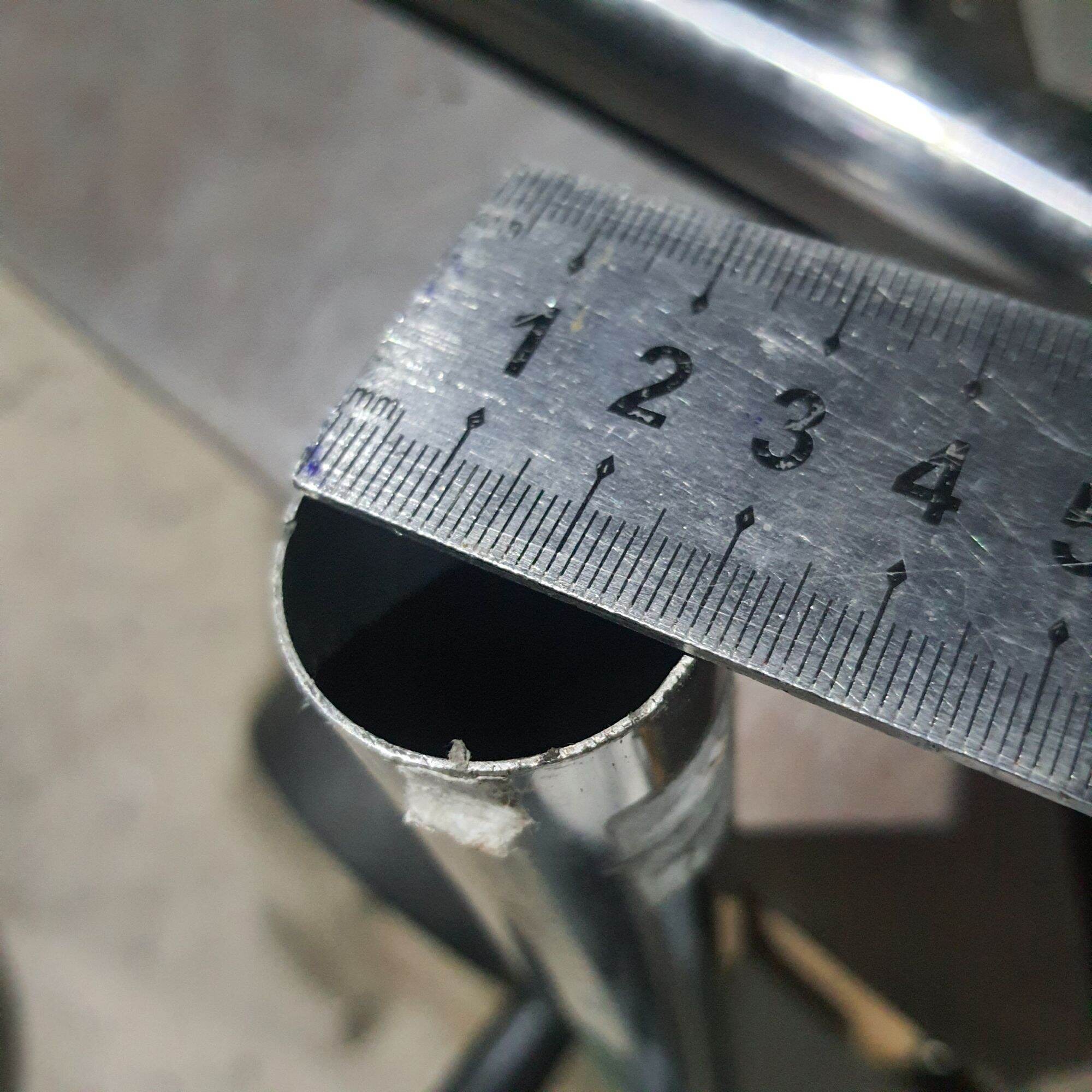 Nhận cắt ống inox tròn o32mm , inox 304 , độ dài cắt theo yêu cầu
