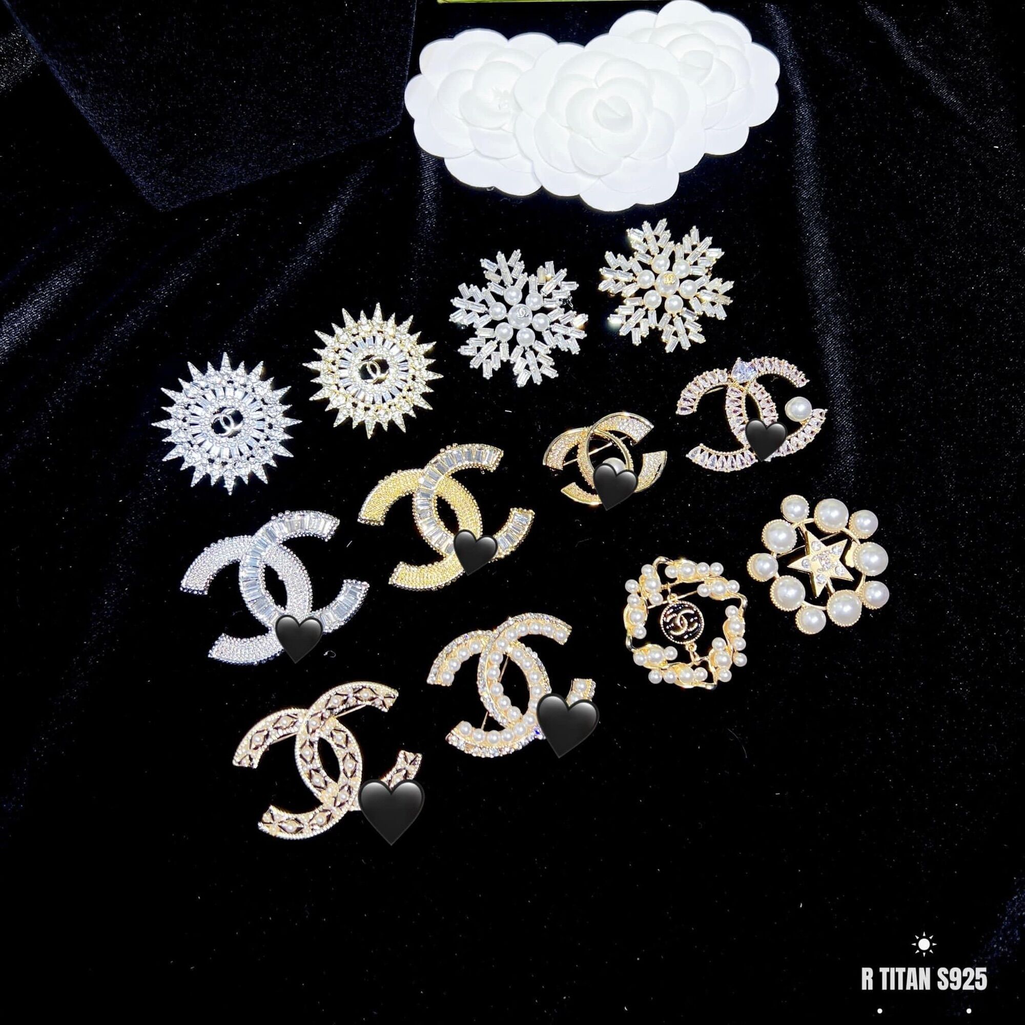 Cài áo chanel