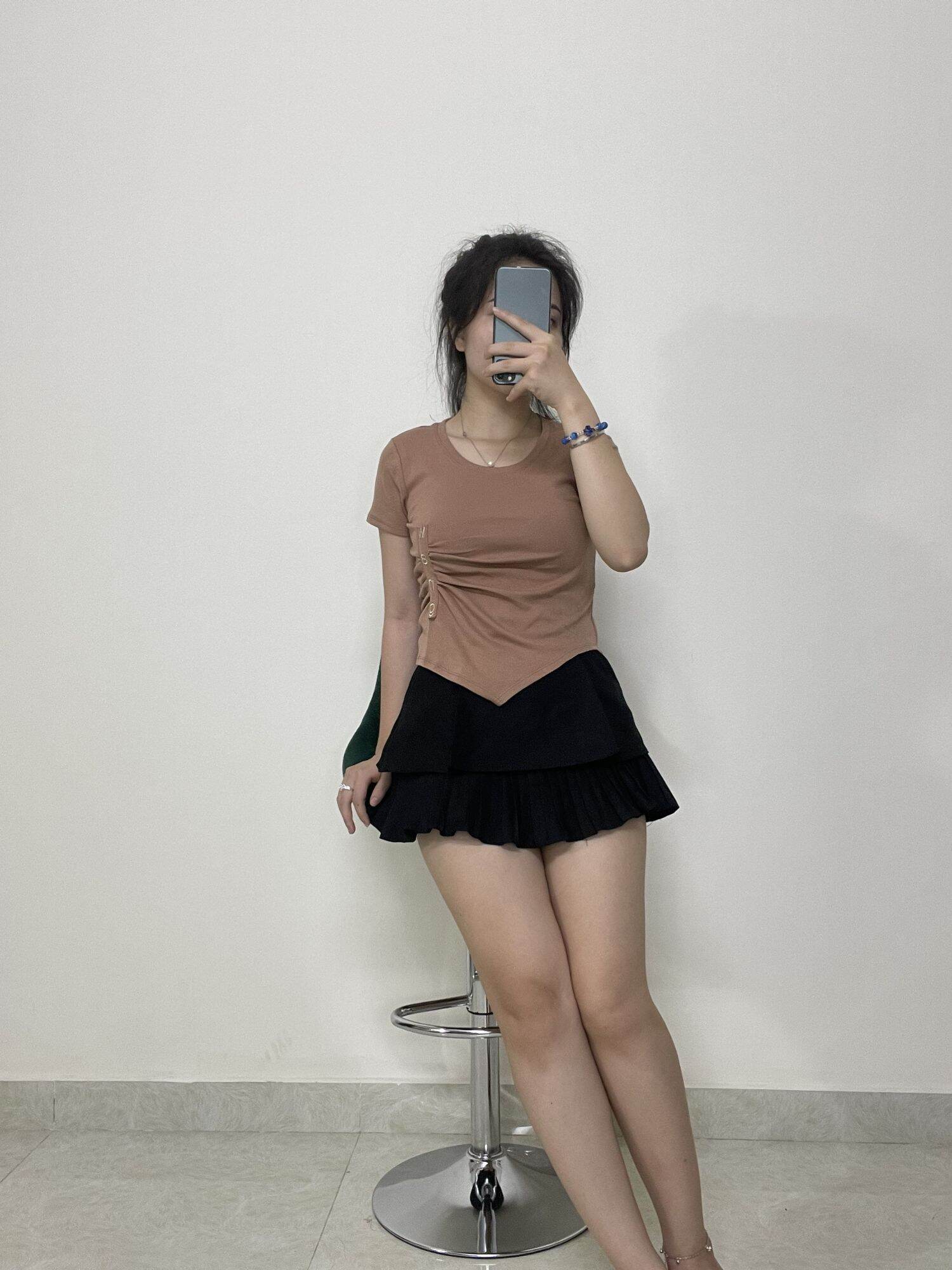 Áo thun body vạt bầu dáng ngắn tay ngắn thêu chữ , chất thun thái, phom 36-55 ký vừa