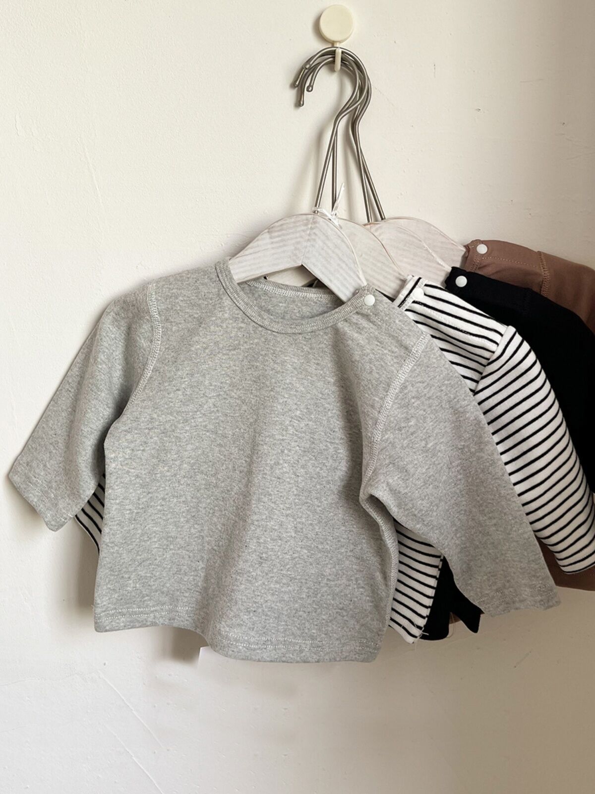 Áo Thun Dài Tay Cơ Bản Cho Trẻ Em Mùa Xuân Thu Phong Cách Hàn Quốc Cotton Co Giãn Thoải Mái Unisex Trang Phục Trẻ Em