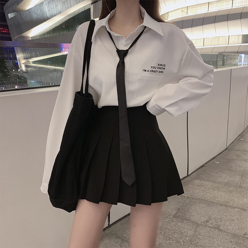 Vì sao nữ sinh Nhật Bản luôn mặc váy siêu ngắn