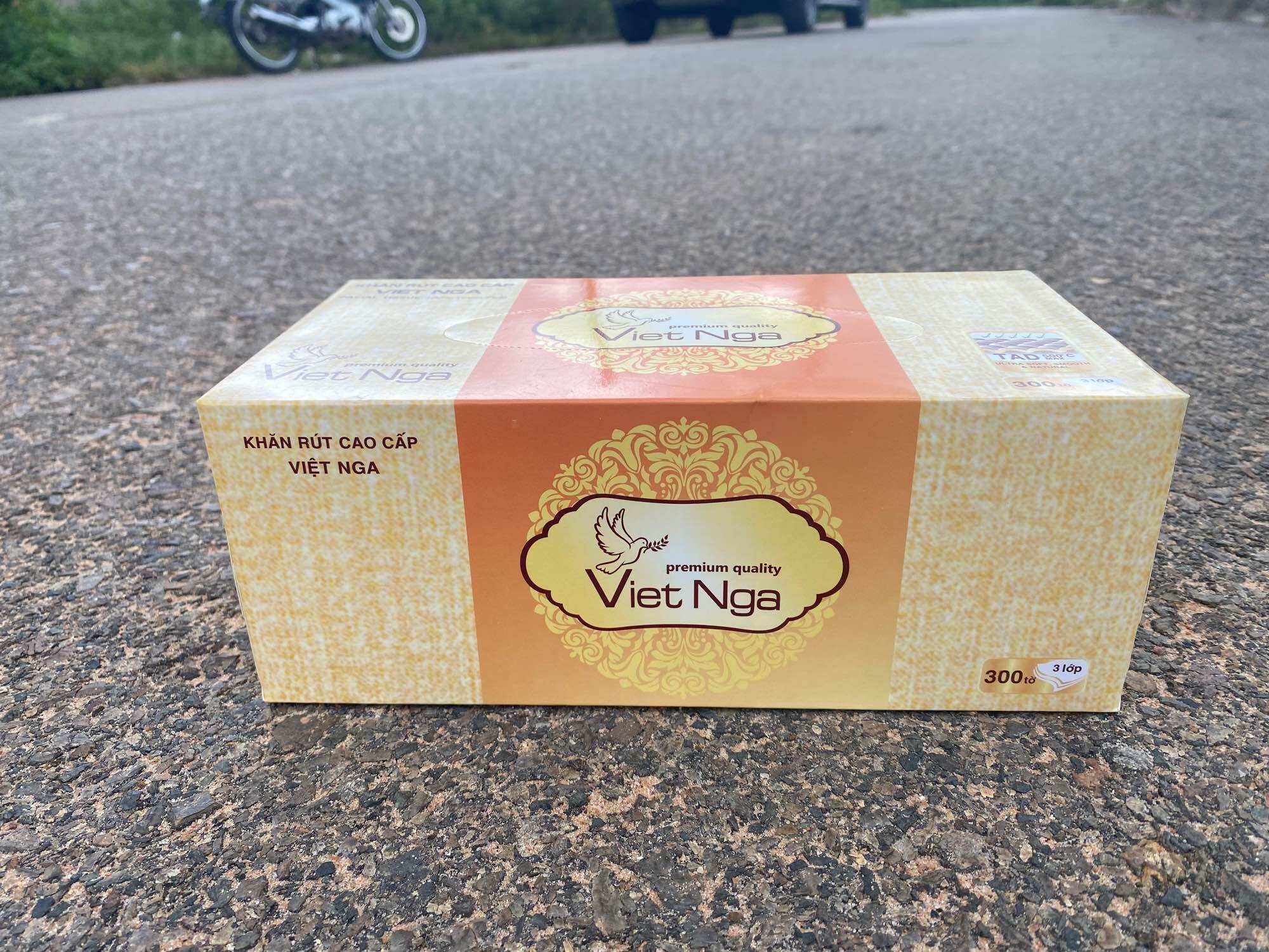 Giấy rút hộp để bàn cao cấp 300 tờ 3 lớp
