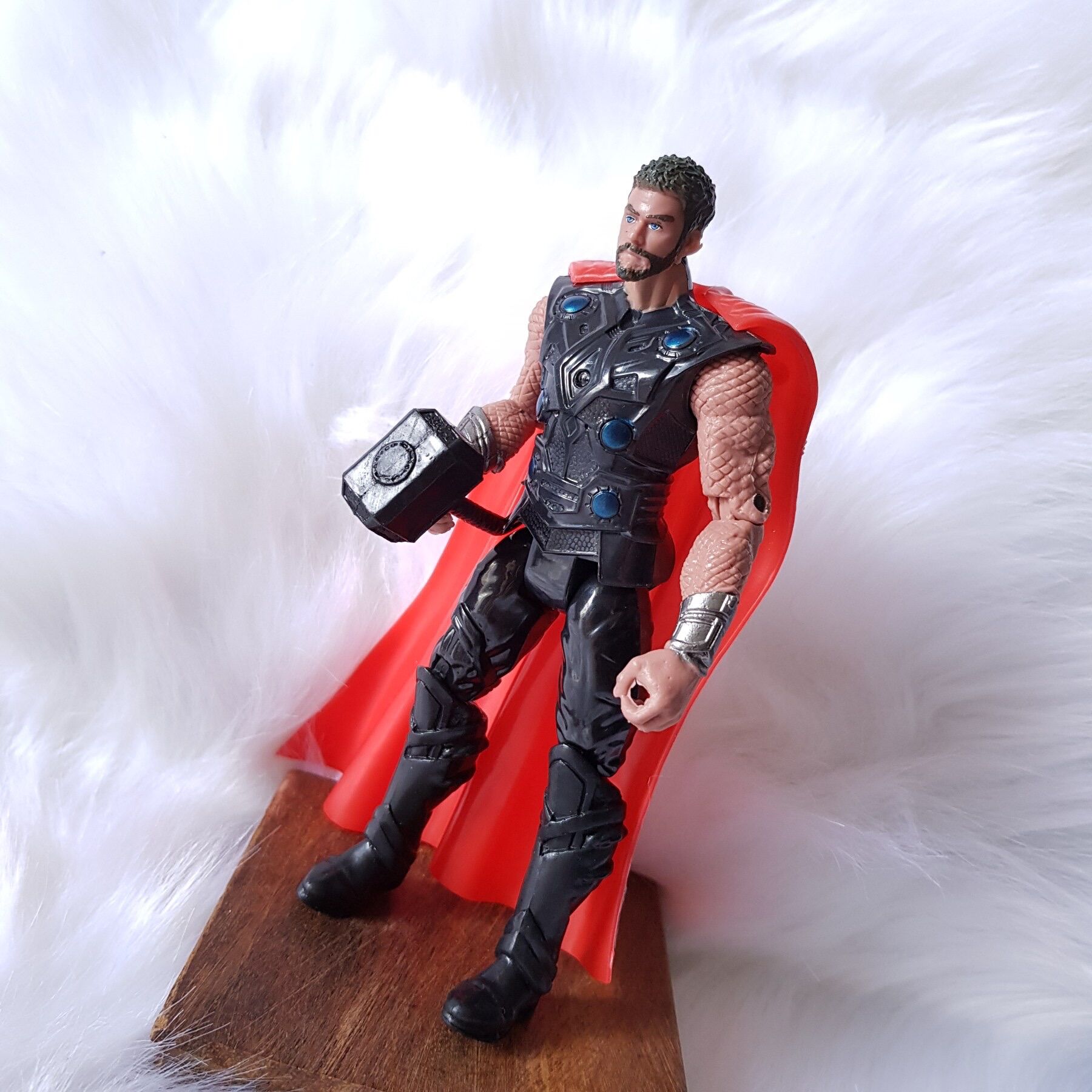 Thor mô hình marvel bẻ khớp
