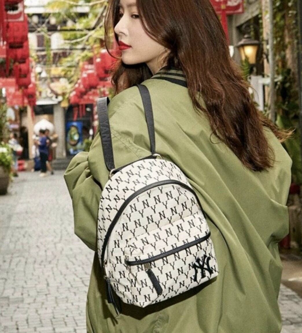 Balo nữ NY Kích thước: 19 x 24 x 10.5 (cm)