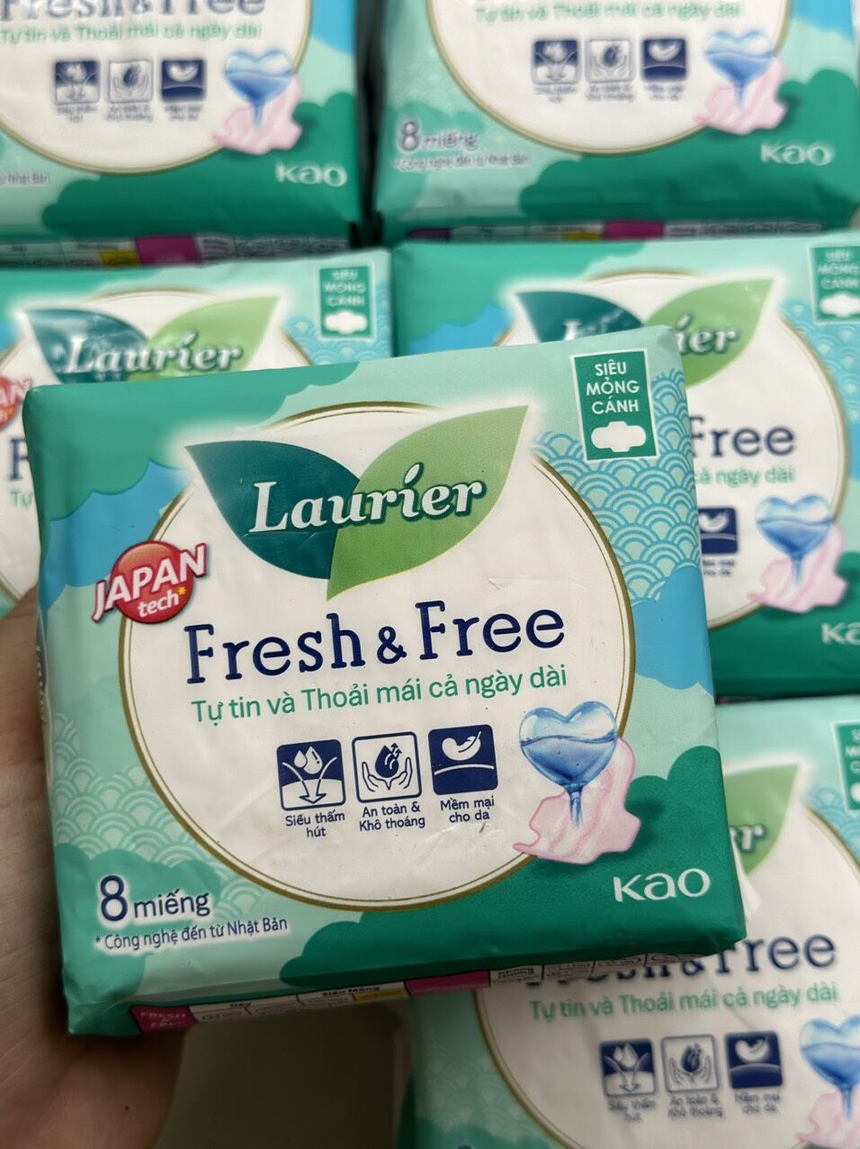 Laurier Ultra Thin Sanitary Pads 8 Pieces [Combo of 4 Packs]