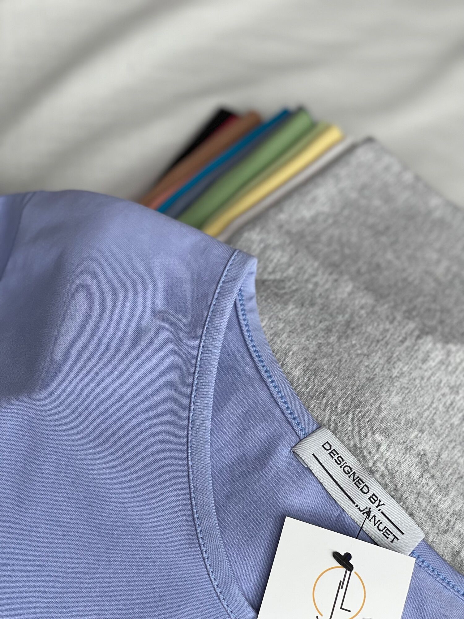 Áo Phông Nữ 12 Màu Cotton 100%