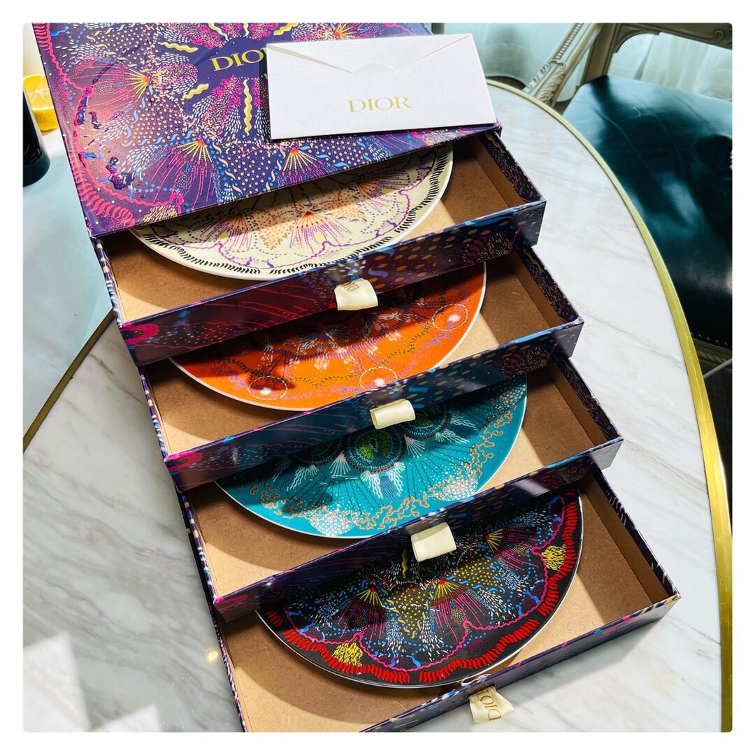 Bộ 4 đĩa Dior bằng sứ Limoges họa tiết Dior Maison's Luminarie collection gift set 10 inch 25 cm (Gồm 2 hộp - 4 cái)