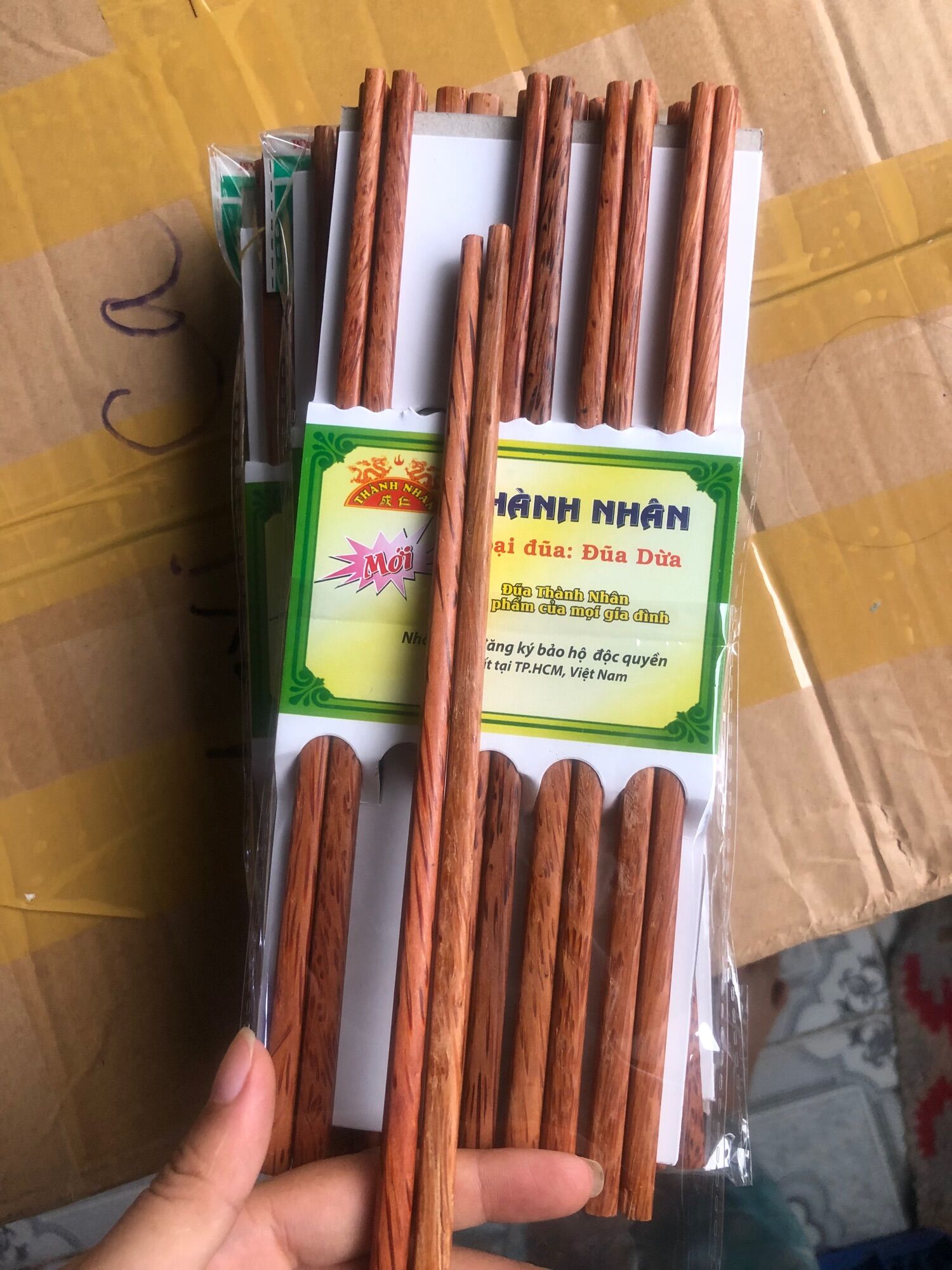 Đũa dừa cao cấp 1 vĩ 10 đôi ( gỗ dừa thành nhân )