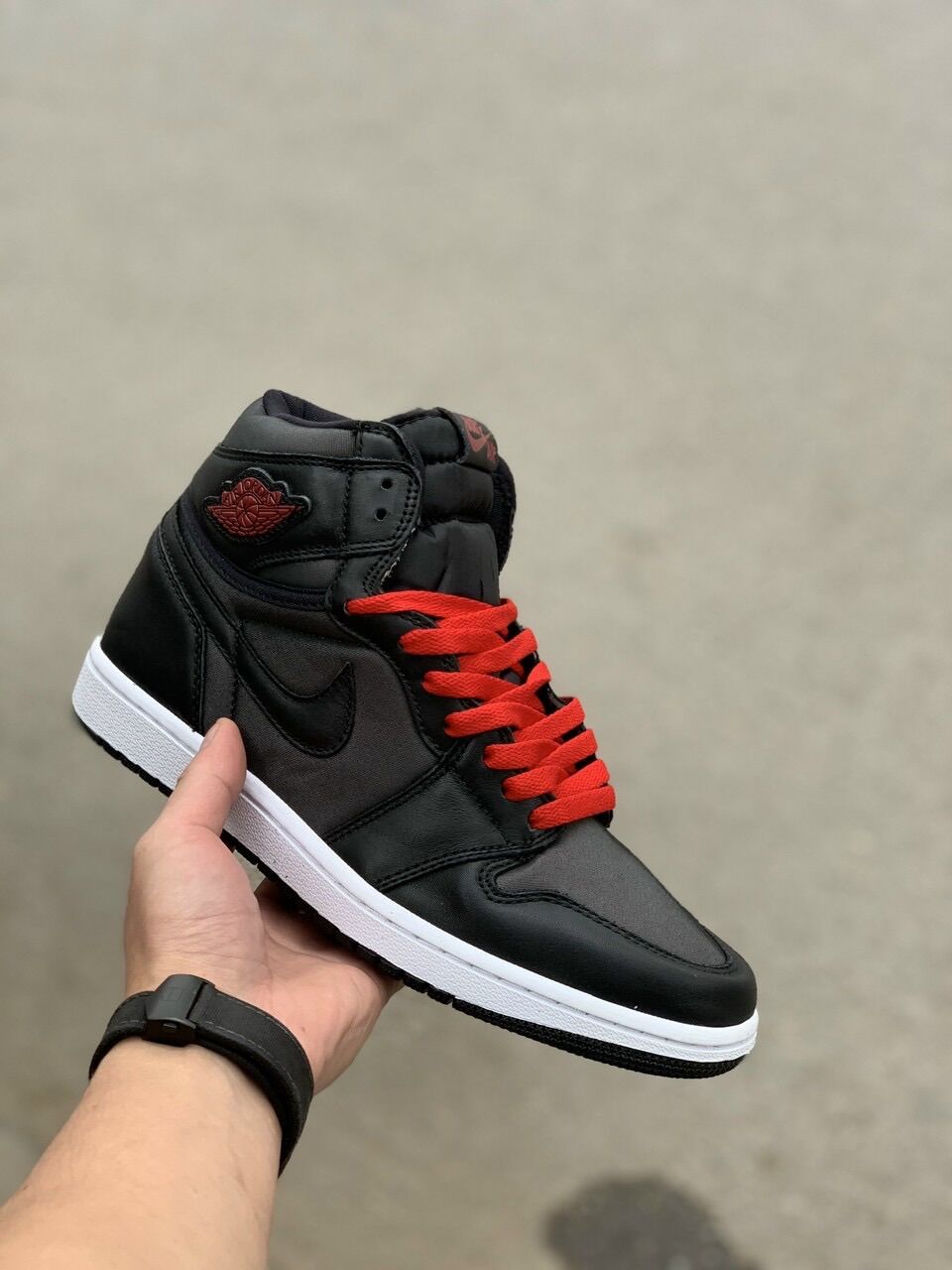 aj1 black satin