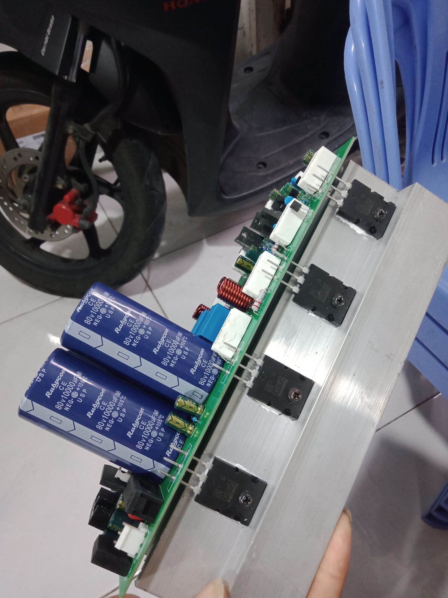 mạch công suất 8 sò liền nguồn