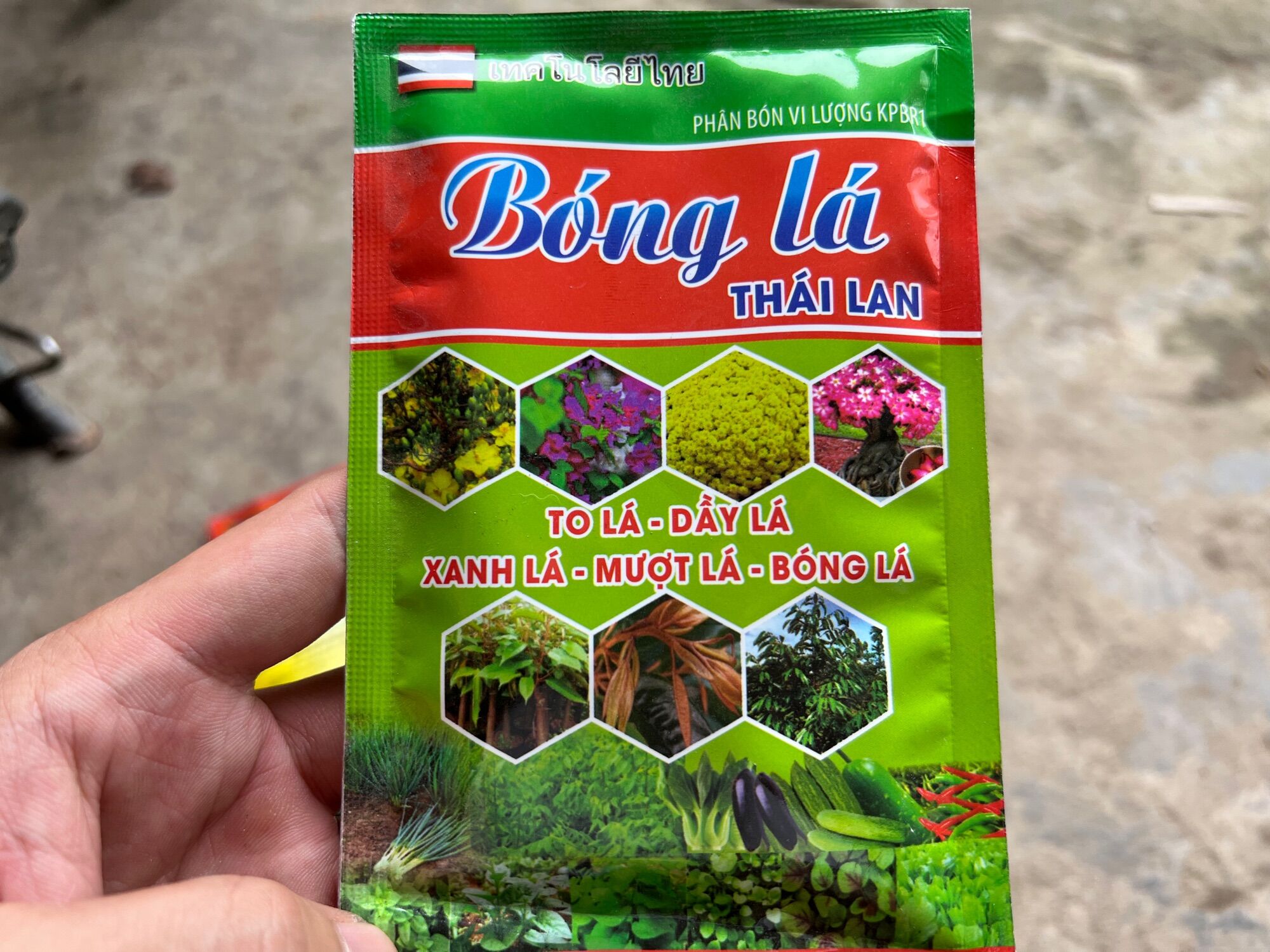 Combo 5 gói phân bón dưỡng lá lun xanh mướt bóng lá dày lá to lá