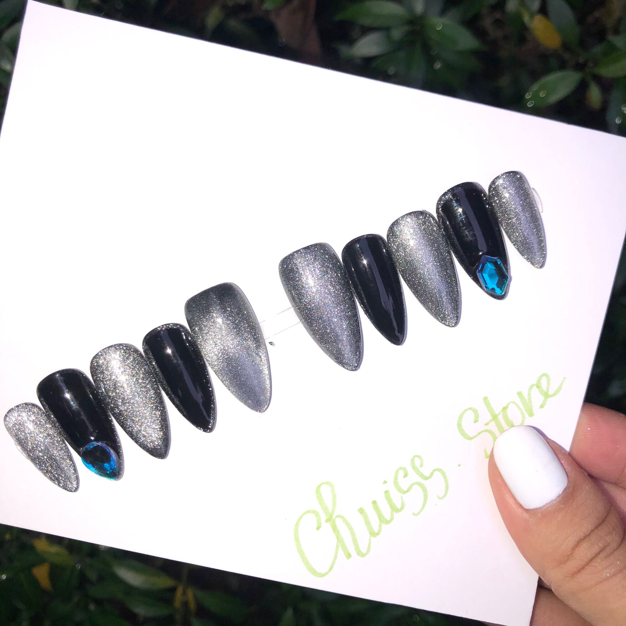 Nail box thiết kế nhũ mắt mèo