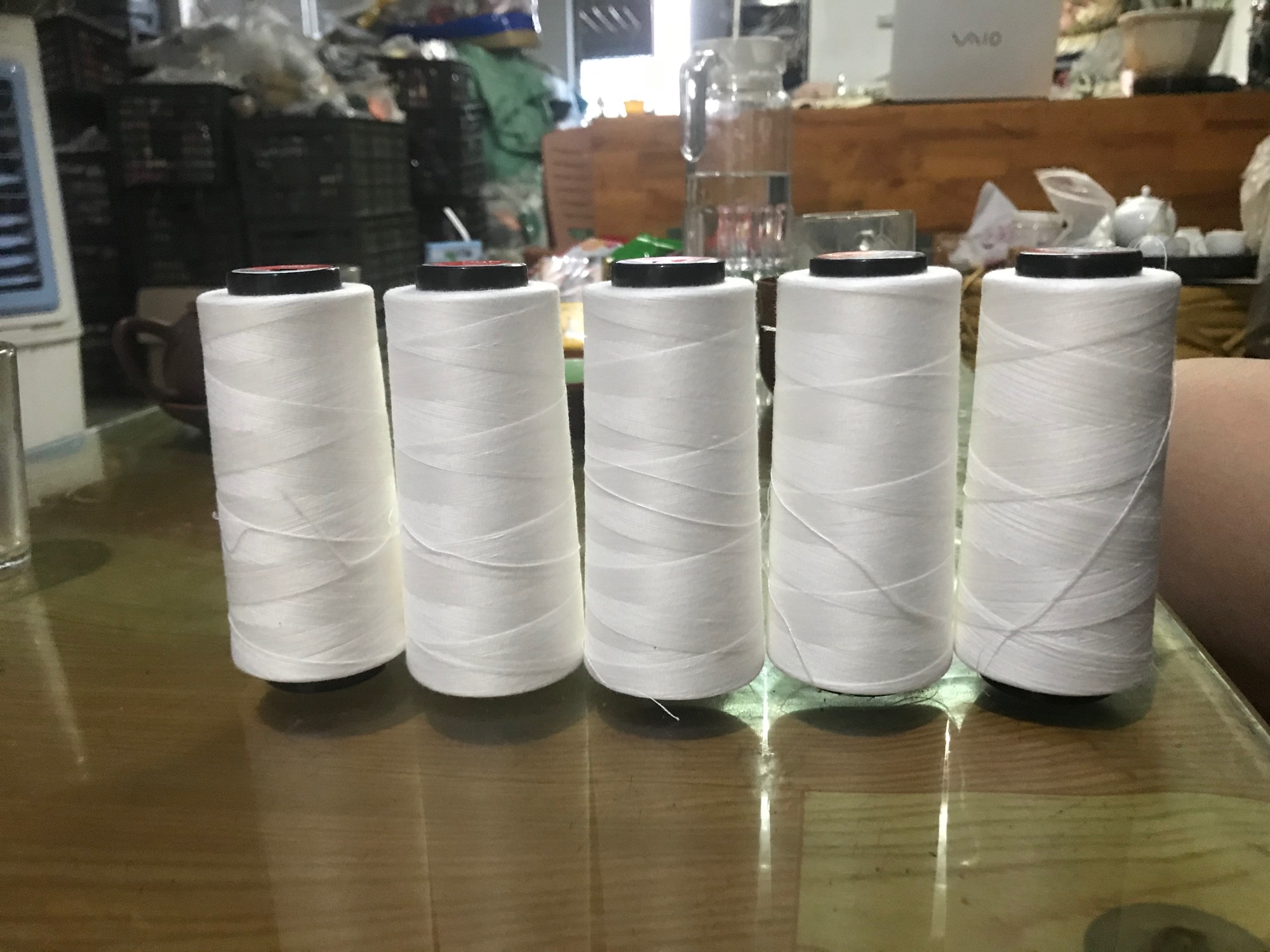 Set 05 cuộn chỉ nhỏ Coats cuộn dài 2500m