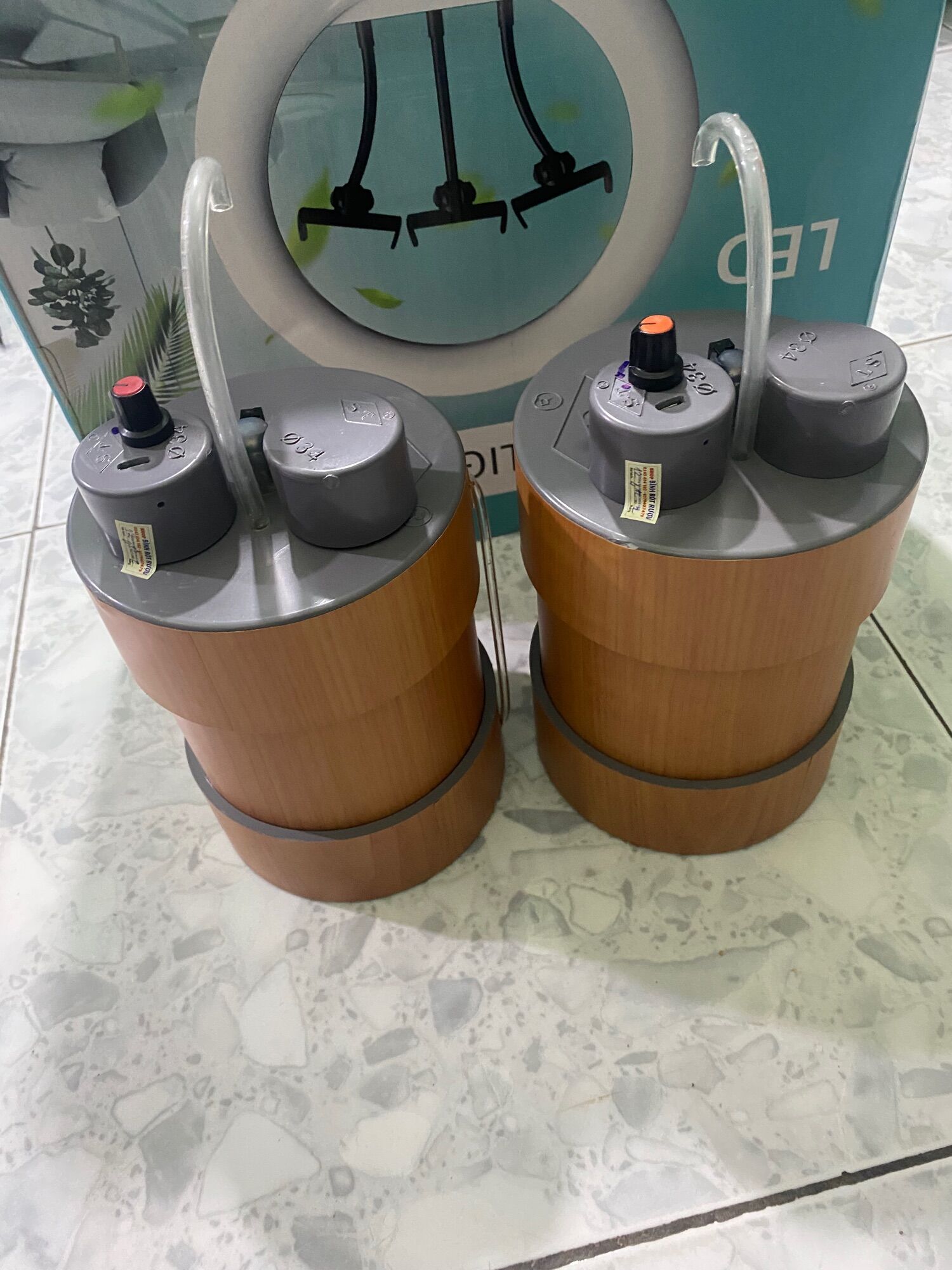 Bình rót rượu tự động giã gỗ 1.5l