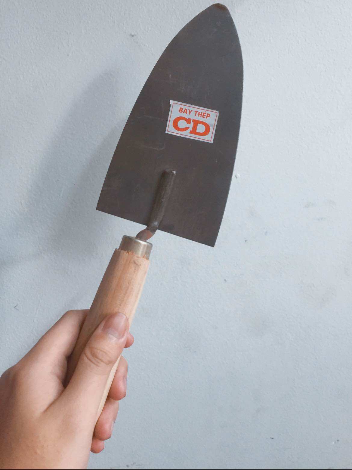 Bay hồ thép xây dựng