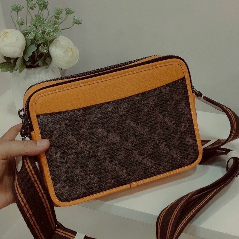 NEW C🅾️ac.h Charter Crossbody 24 da thật xịn xò