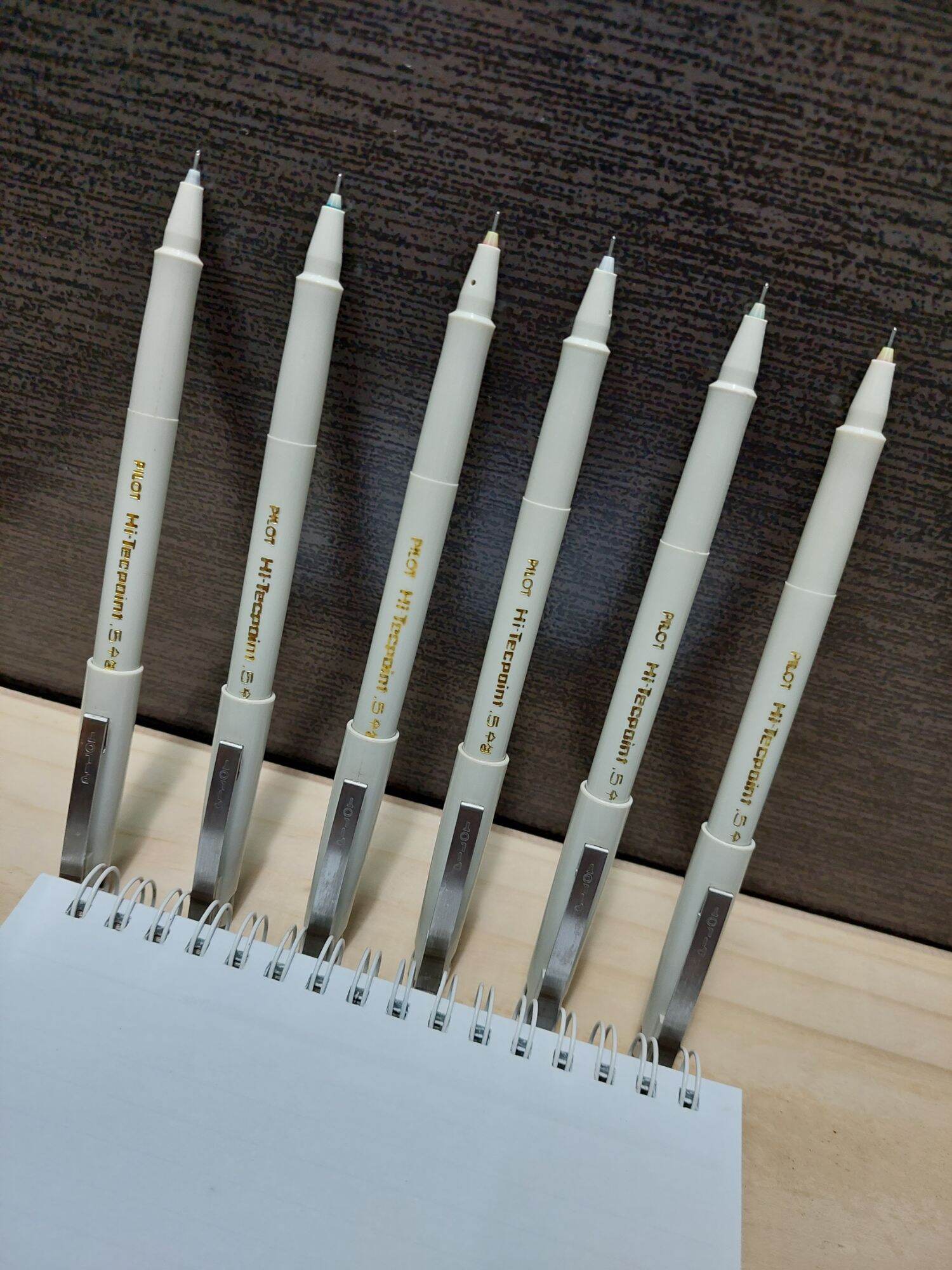Bút lông kim Pilot BX-V5 Hi-techpoint (0.5mm). Made in Japan