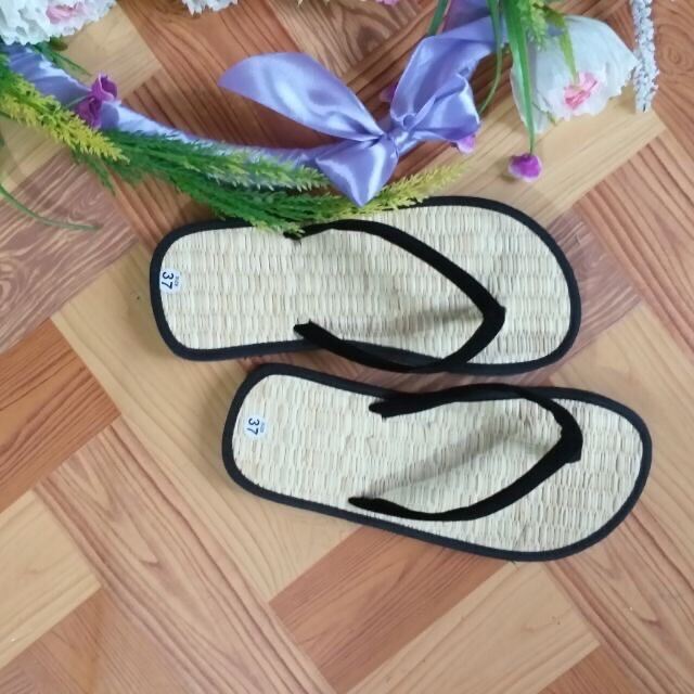 Dép chiếu quai hẹ,dép cói ,dép mang văn phòng , dép đi du lịch, dép mang trong nhà ..