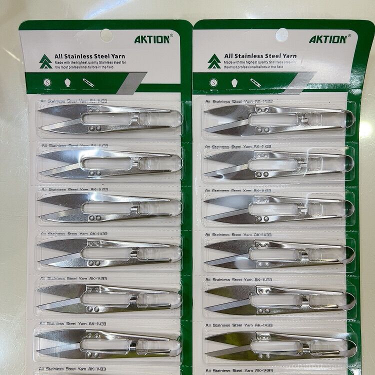 Vỉ 12 kéo bấm chỉ inox aktion - mẫu trắng ak1433