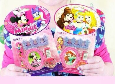 Set đồ chơi sơn móng tay Disney cho bé