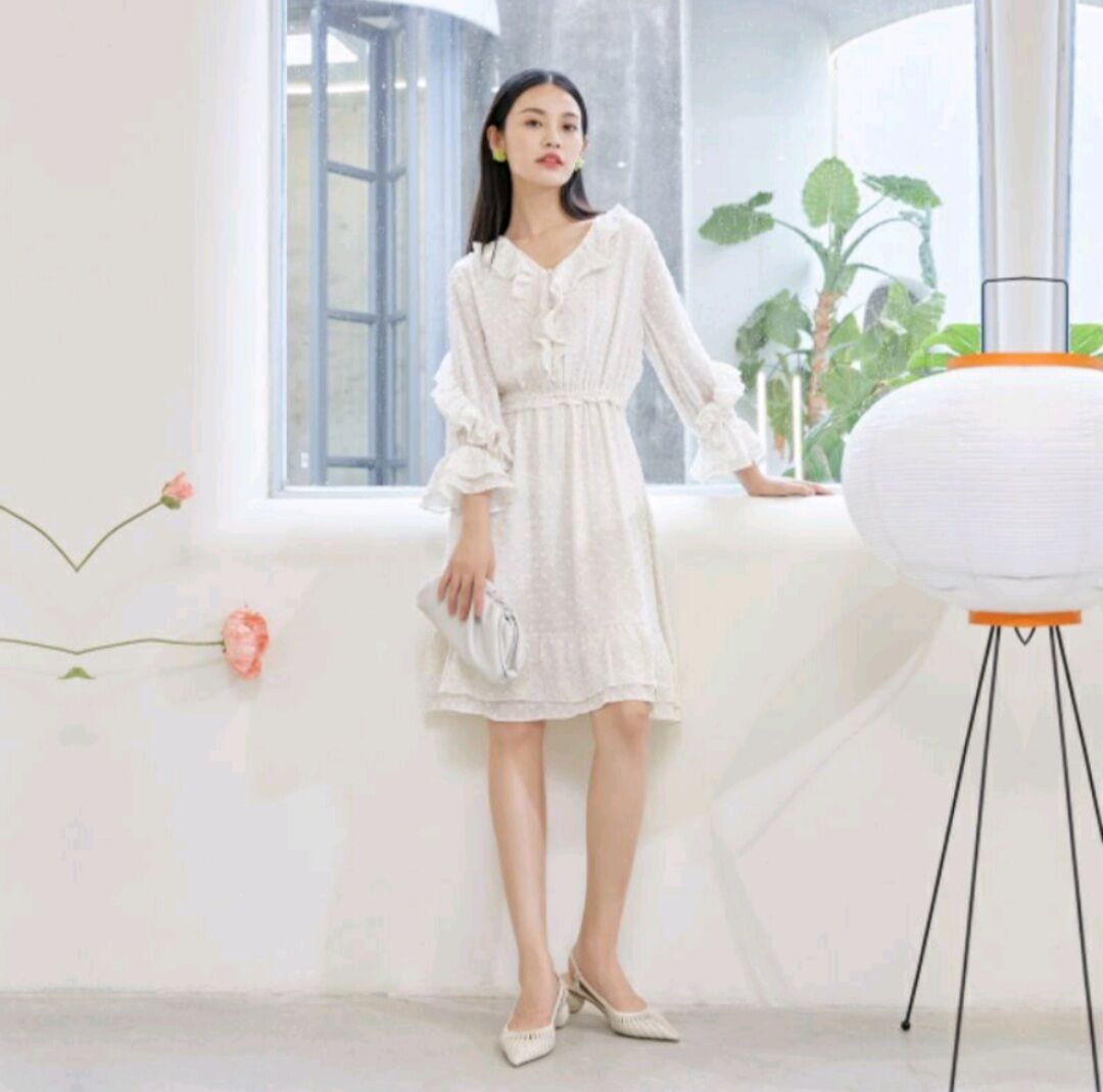 Vero Moda Đầm bèo trắng ánh nhũ vàng eo bo chun newtag