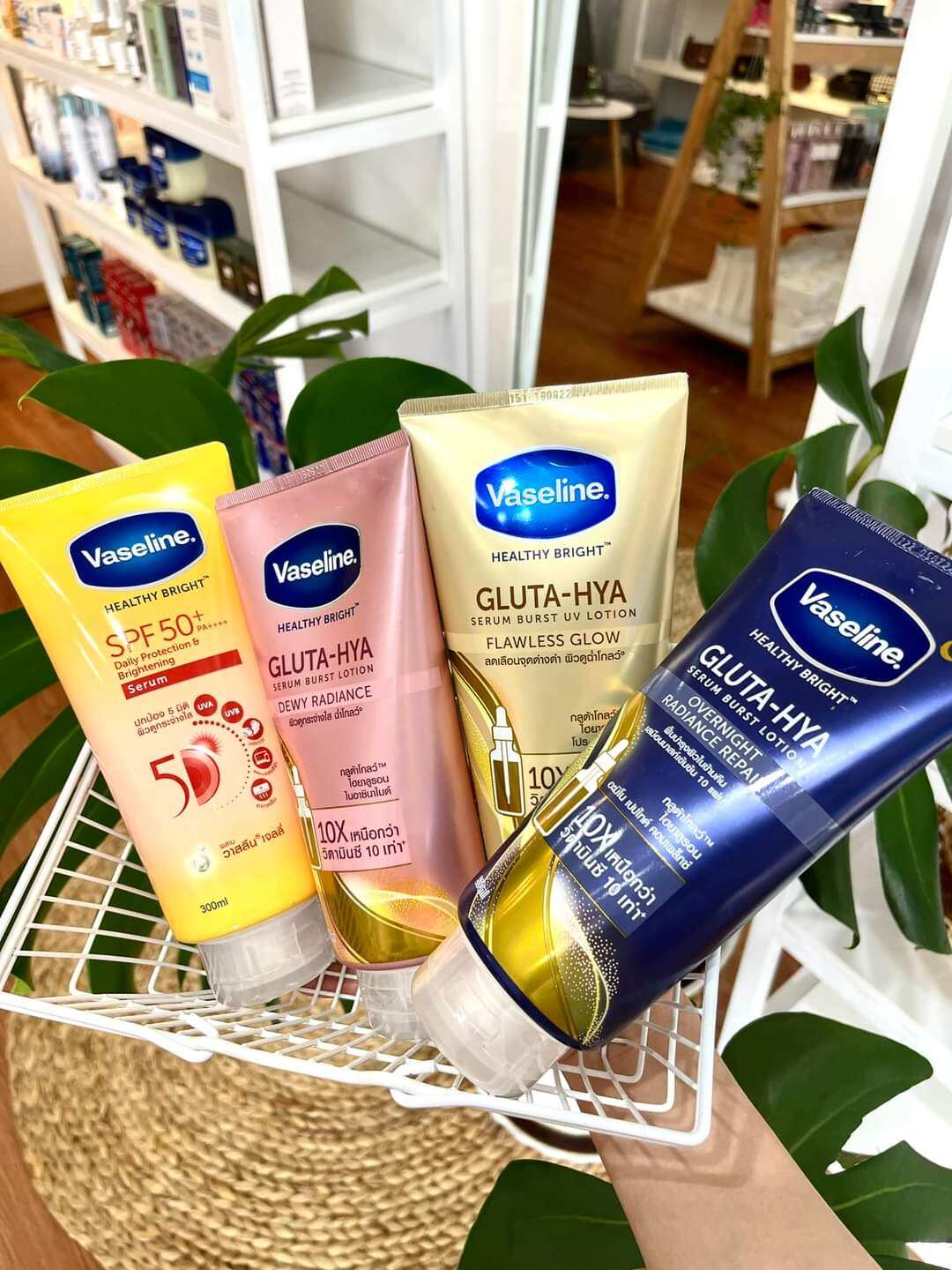 Sữa Dưỡng Thể Trắng Da Vaseline Gluta-Hya Serum Burst lotion