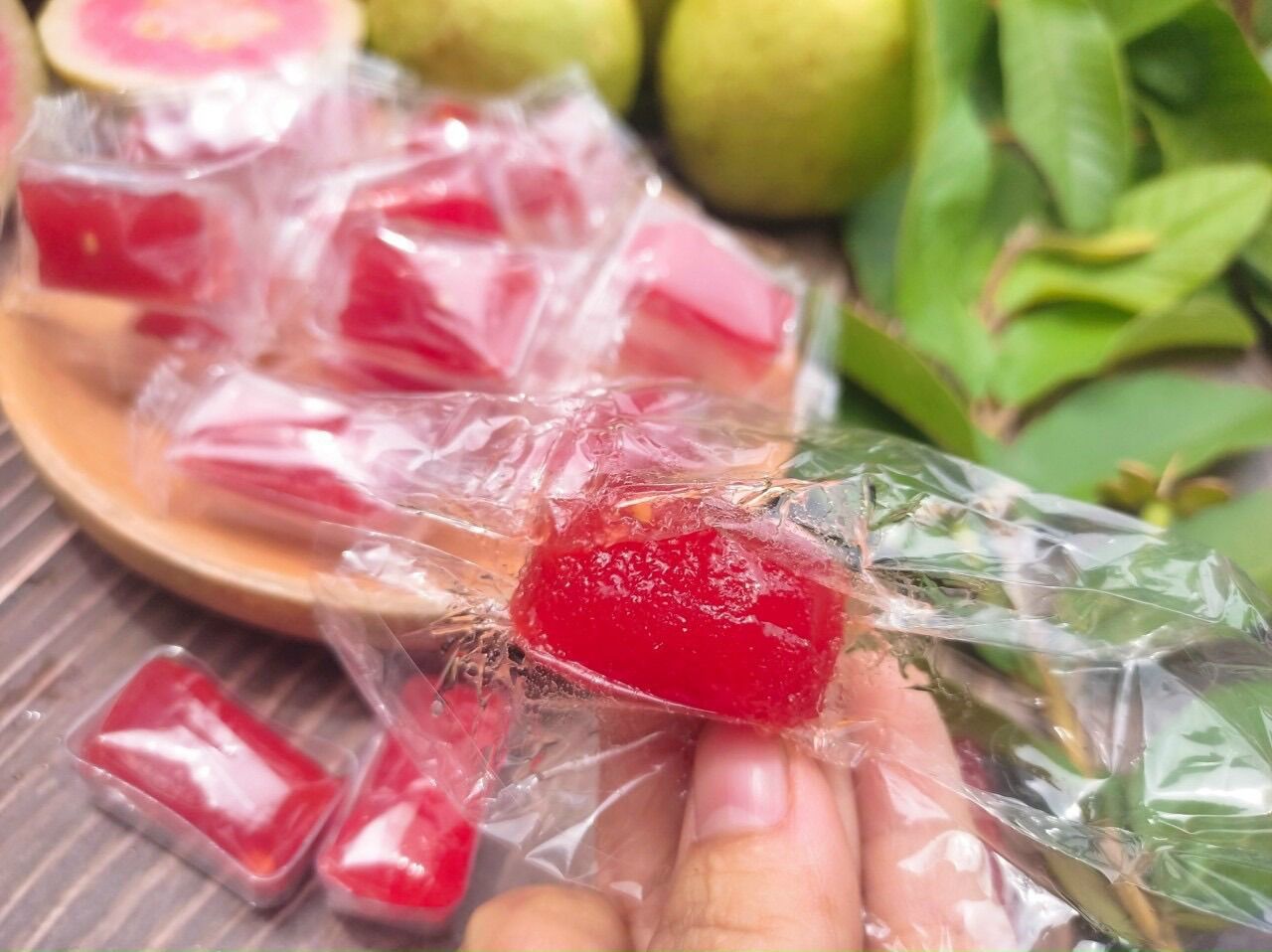 MỨT ỔI HỒNG