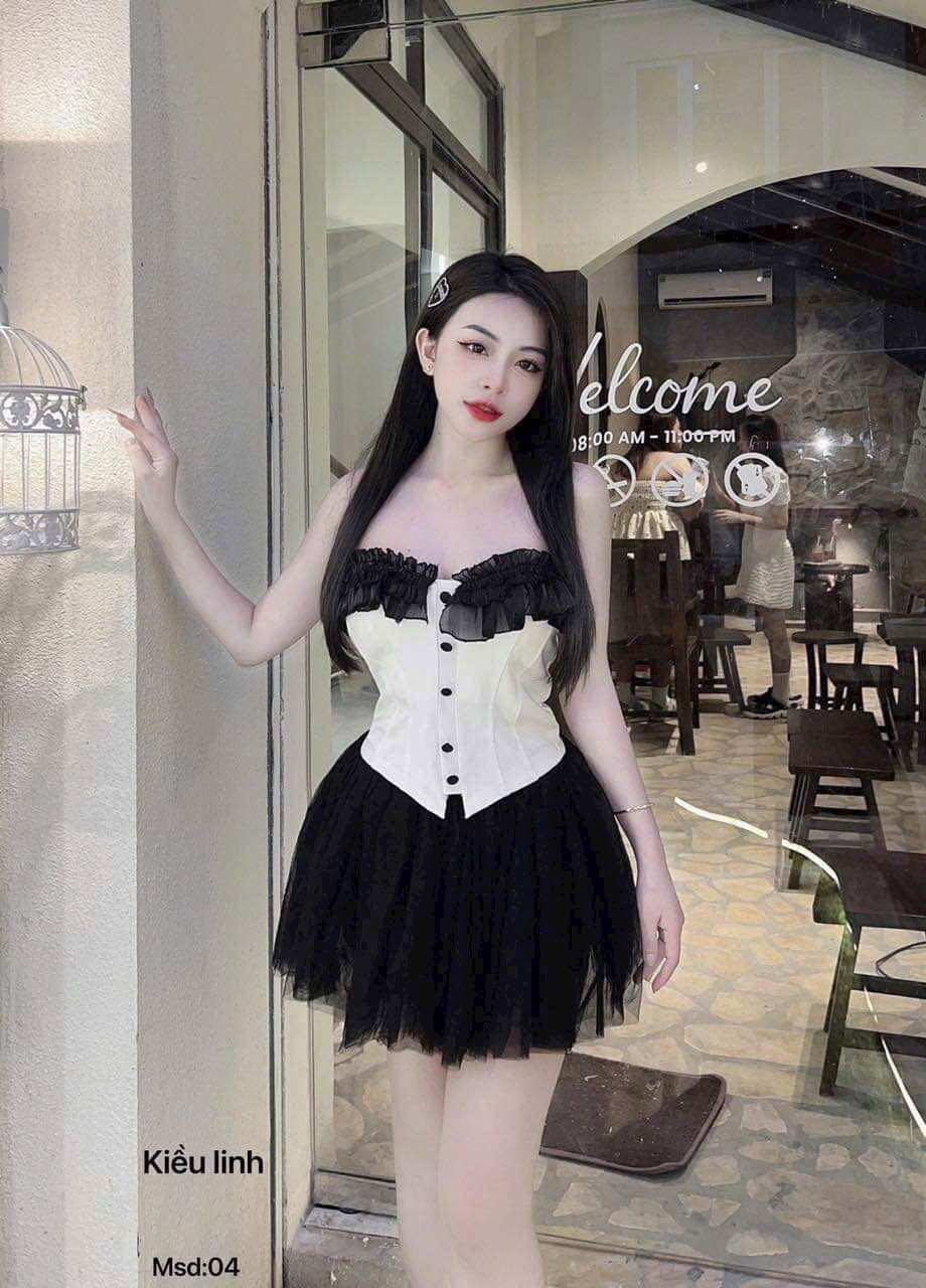 Sét áo cúp kèm chân váy phối lưới