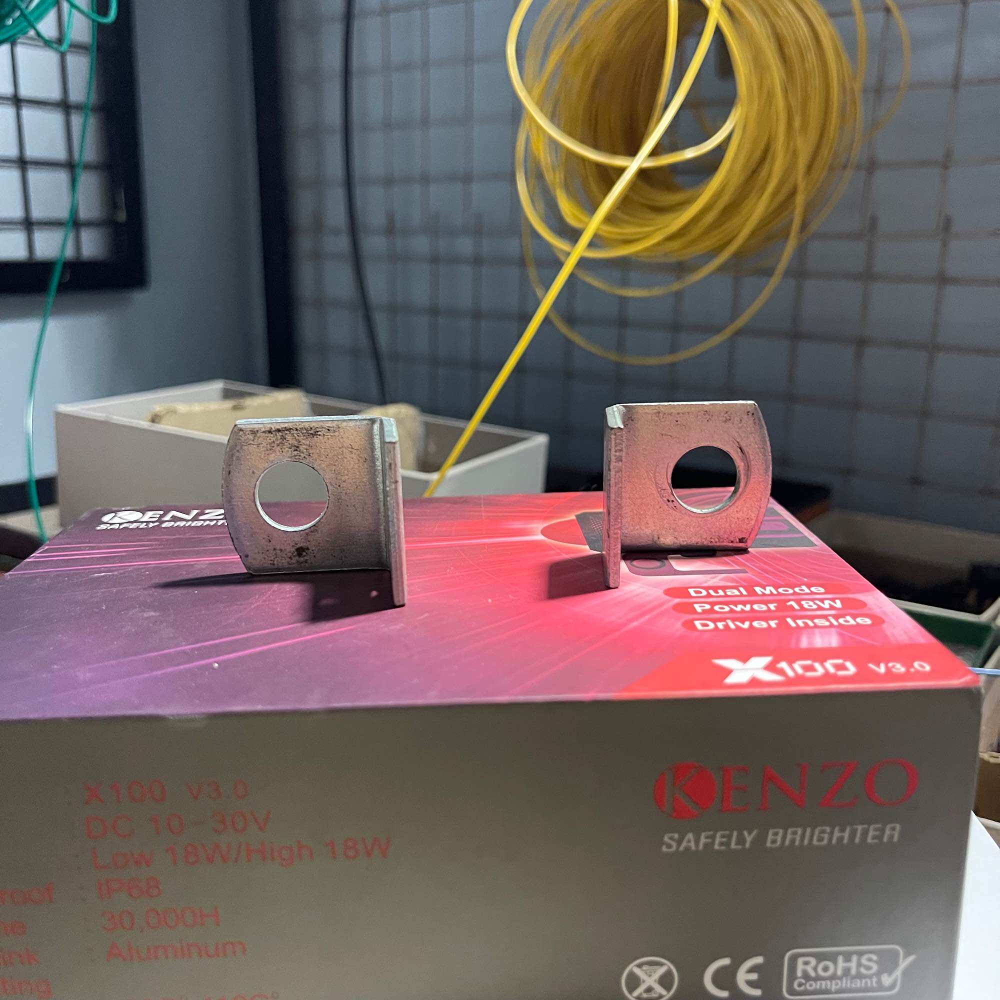 Pat gắn đèn trợ sáng mini vào phuộc - 1 cặp