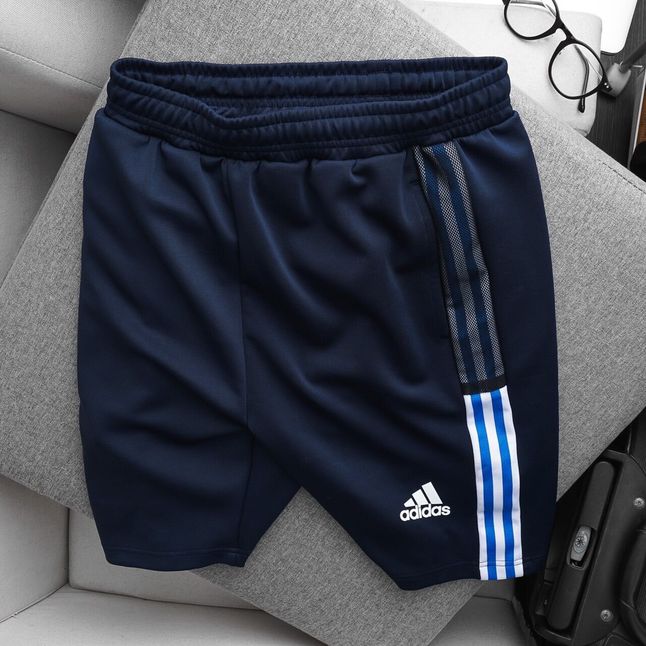 Quần SHORT Adidass phản quang mới onweb dư xịn