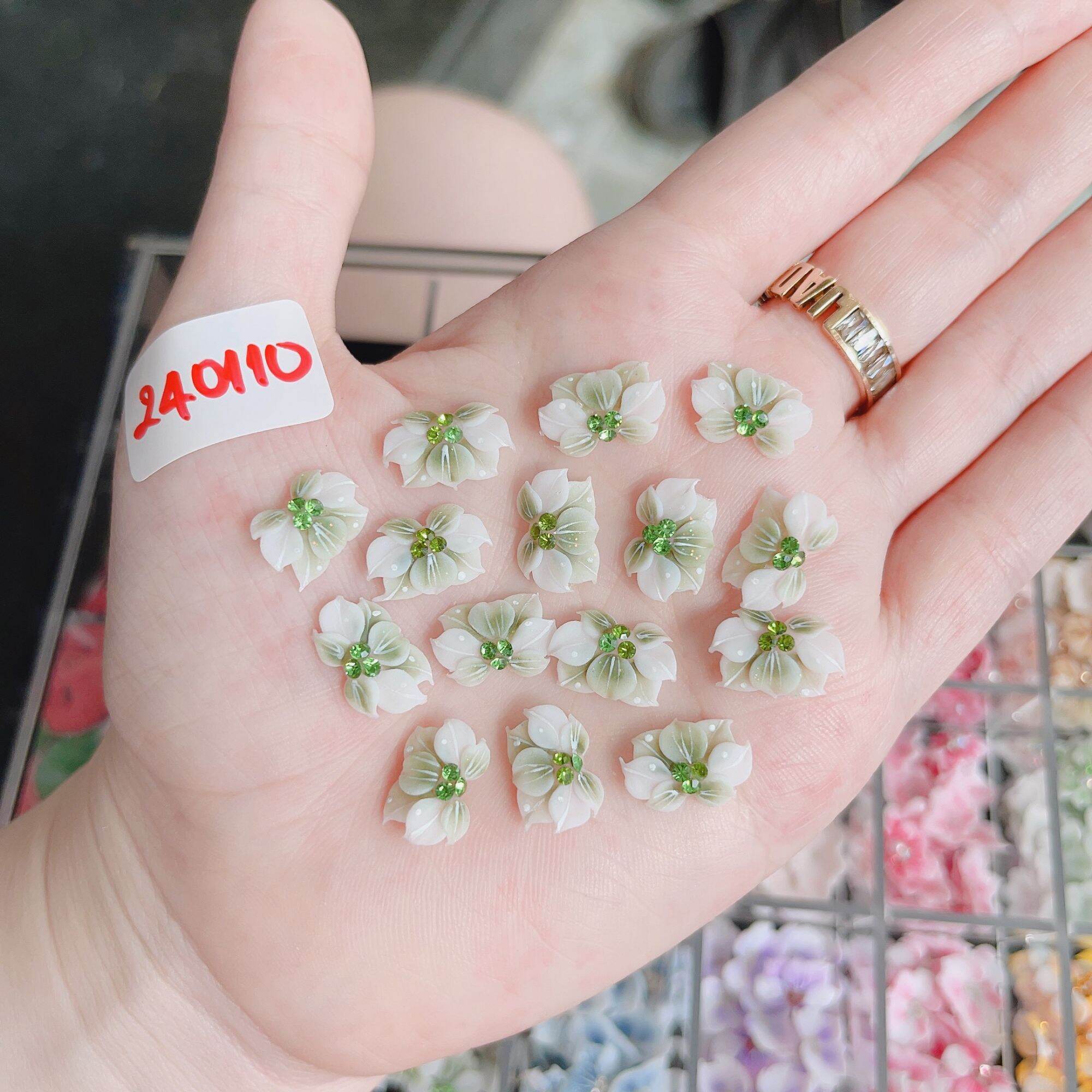 Hoa bột nail hoa đính tay ( HOA NỬA CÁNH TIÊN PHỐI TRẮNG ĐÍNH ĐÁ ) / giá 1 bông