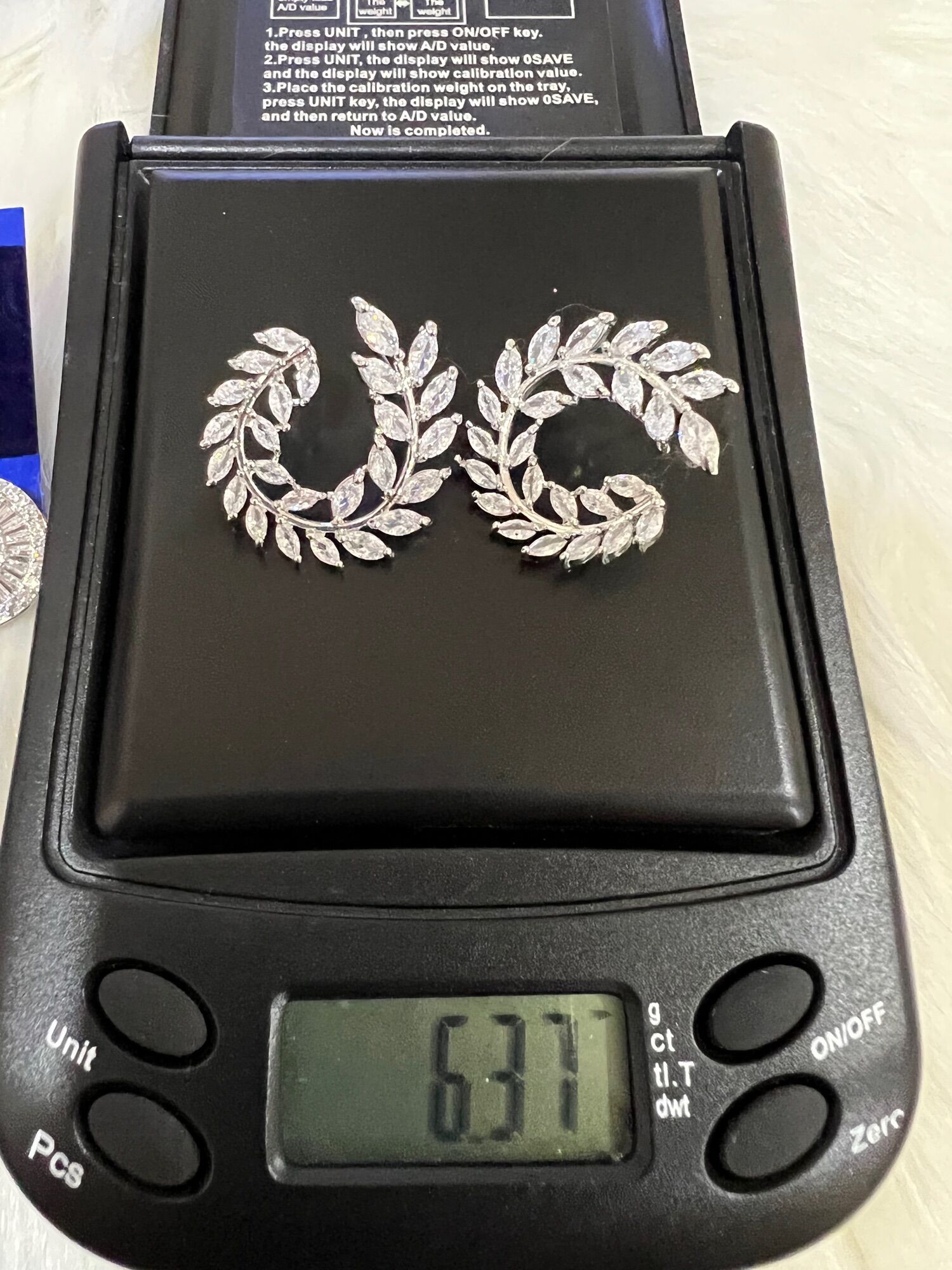 Bông tai đính đá cao cấp