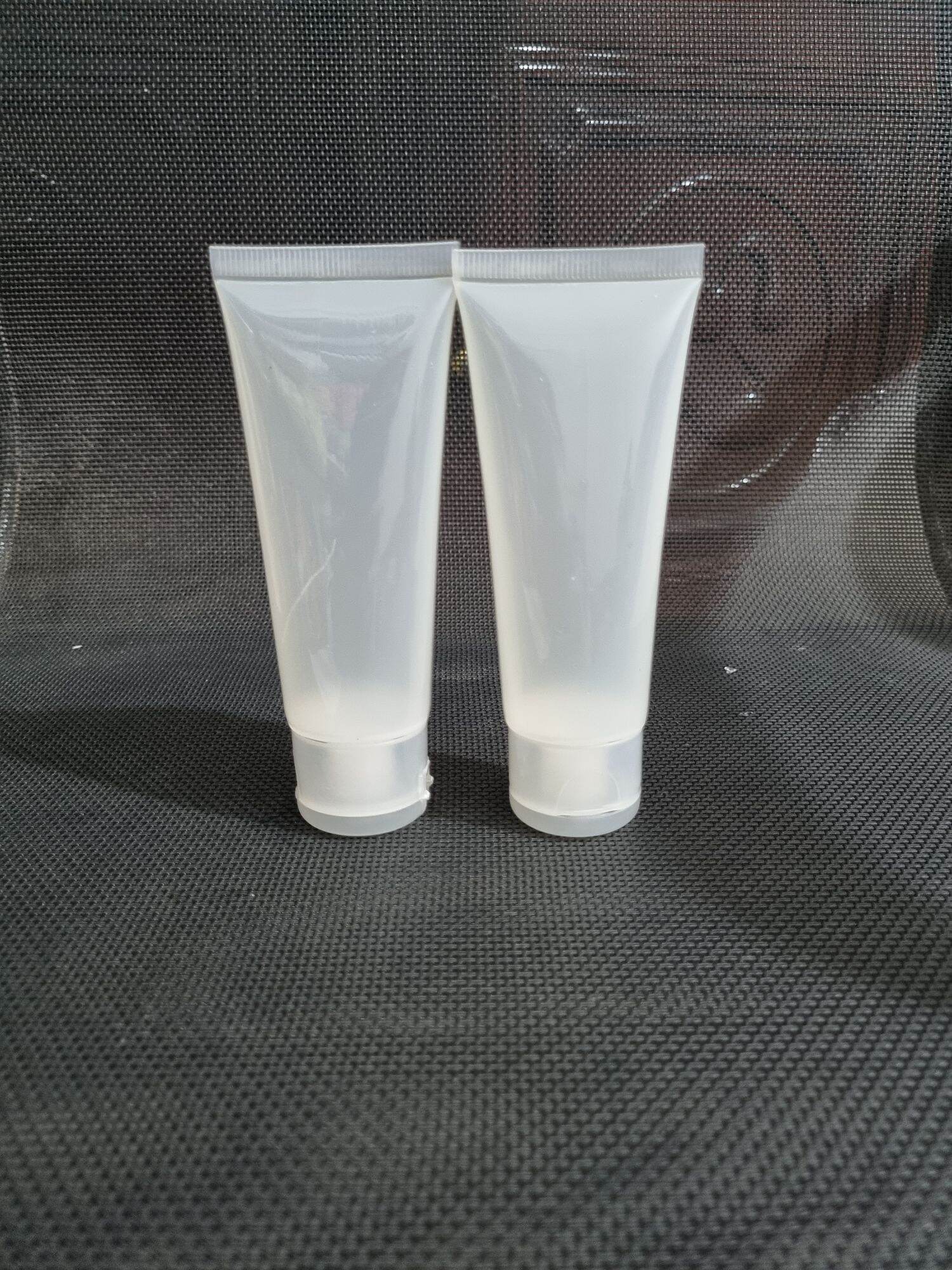 Tuýp nhựa trong nắp bật 30 ml,50ml,100ml