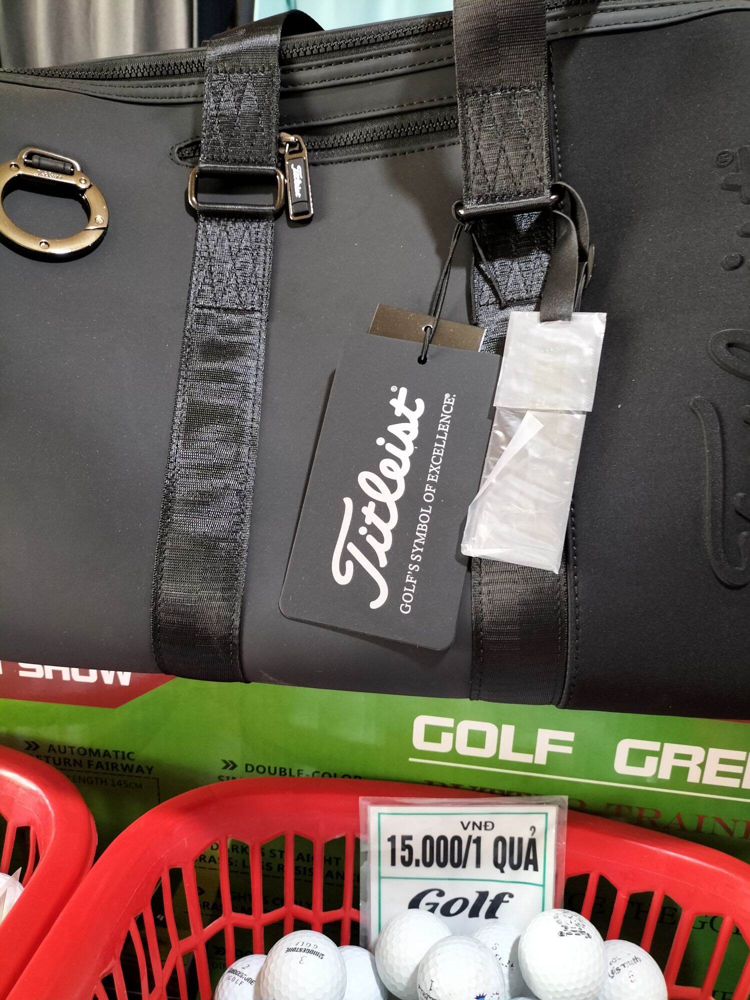 Túi đựng quần áo Golf Titleist - Mẫu mới, chất liệu da pha vải chống nước