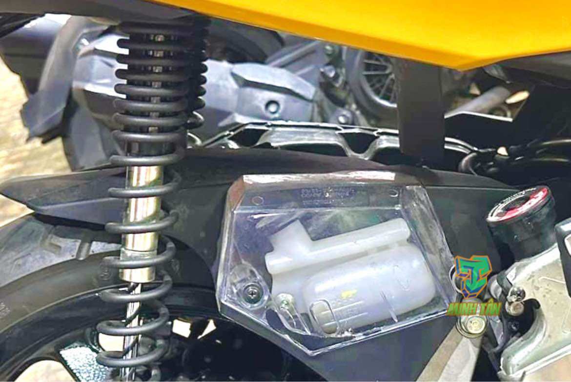 Nắp che nước mát dè sau Vario, Click, Airblade