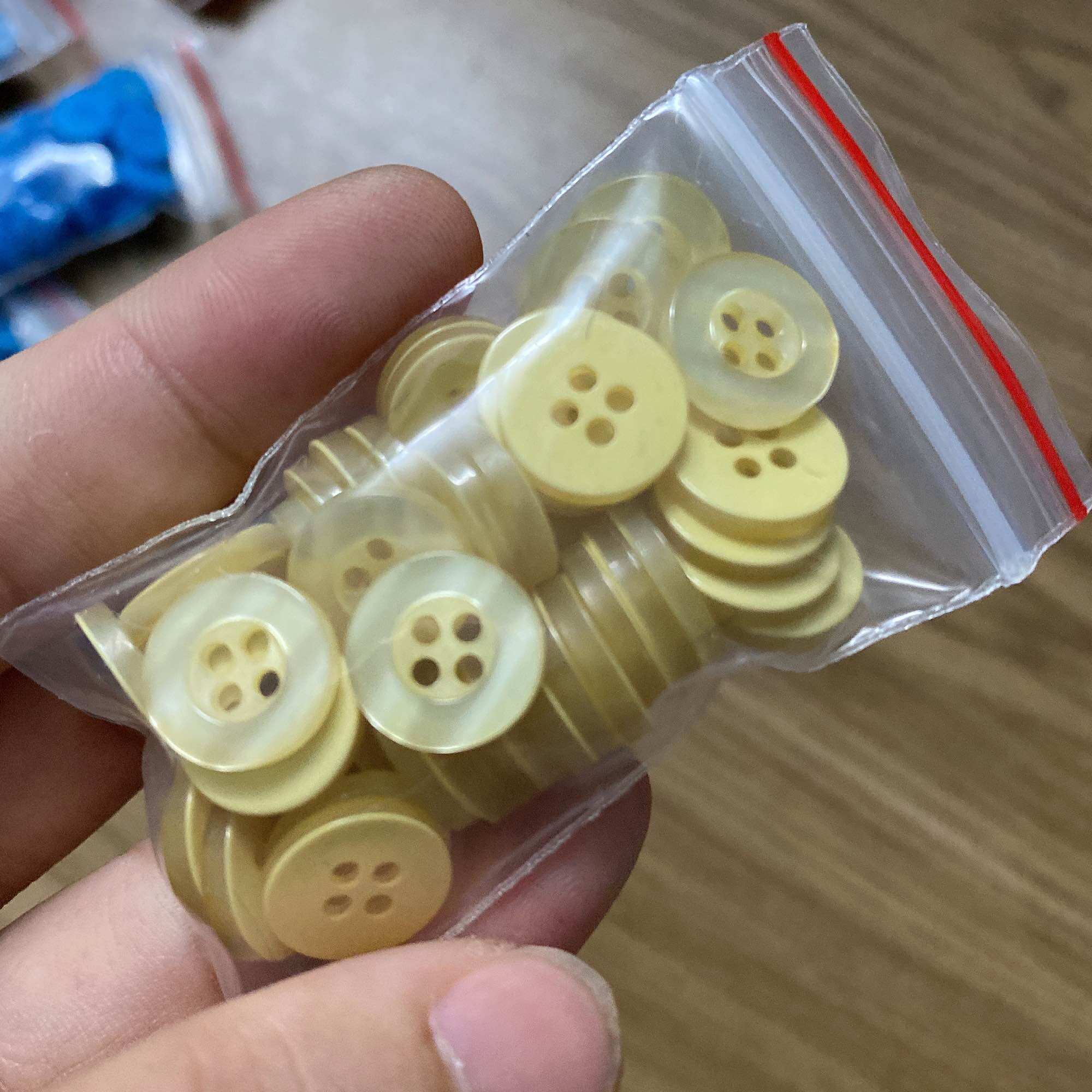SET 50 NÚT SƠ MI 4 LỖ 1.2cm
