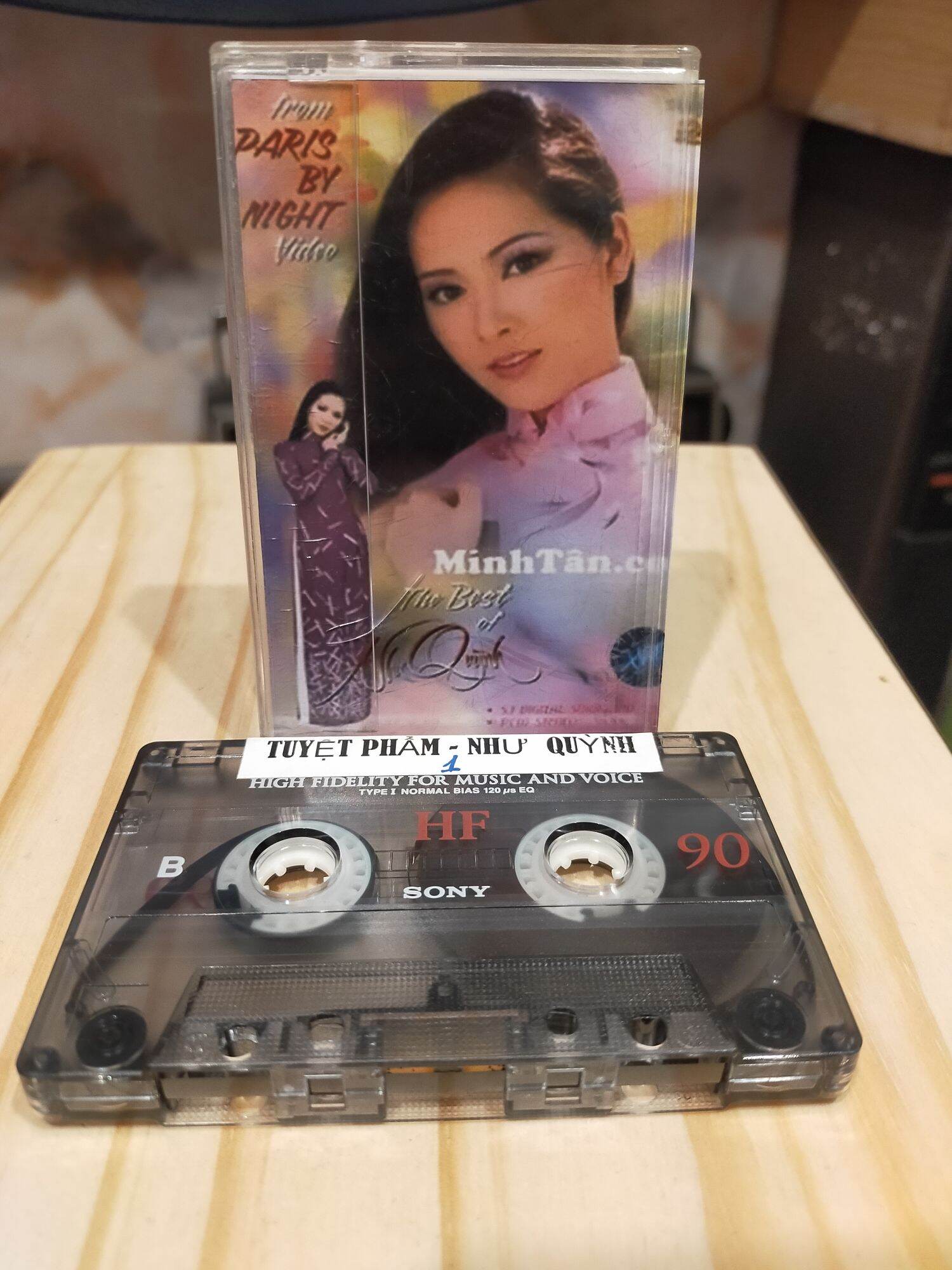1 băng cassette Sony 90 phút tiếng hát như quỳnh( lưu ý: đây là băng cũ