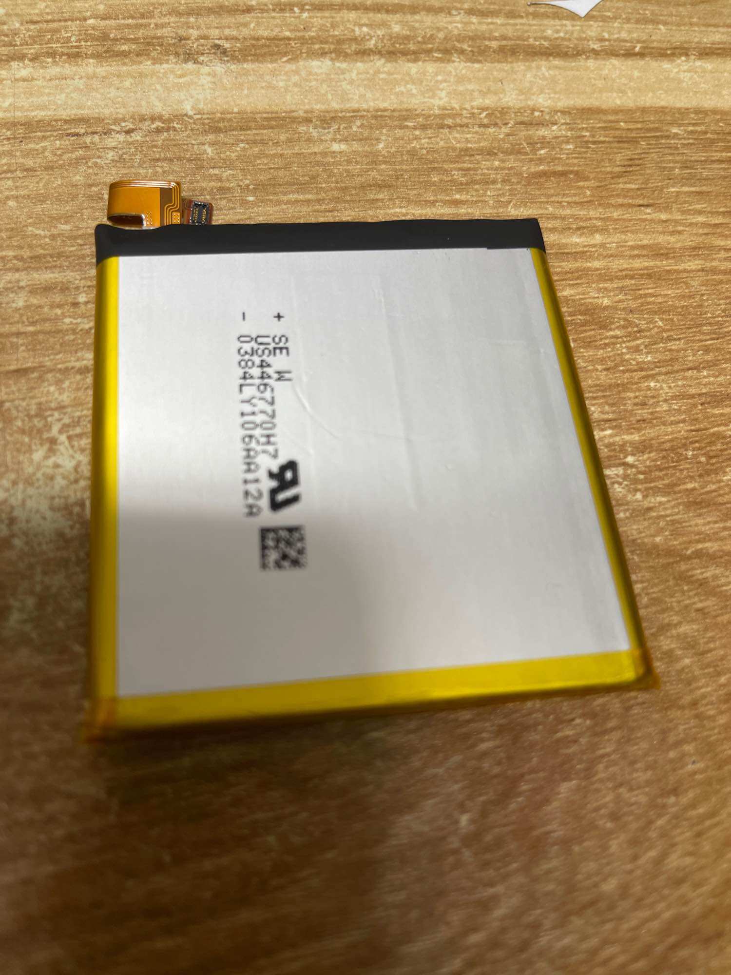 Pin Sharp Aquos R SHV39